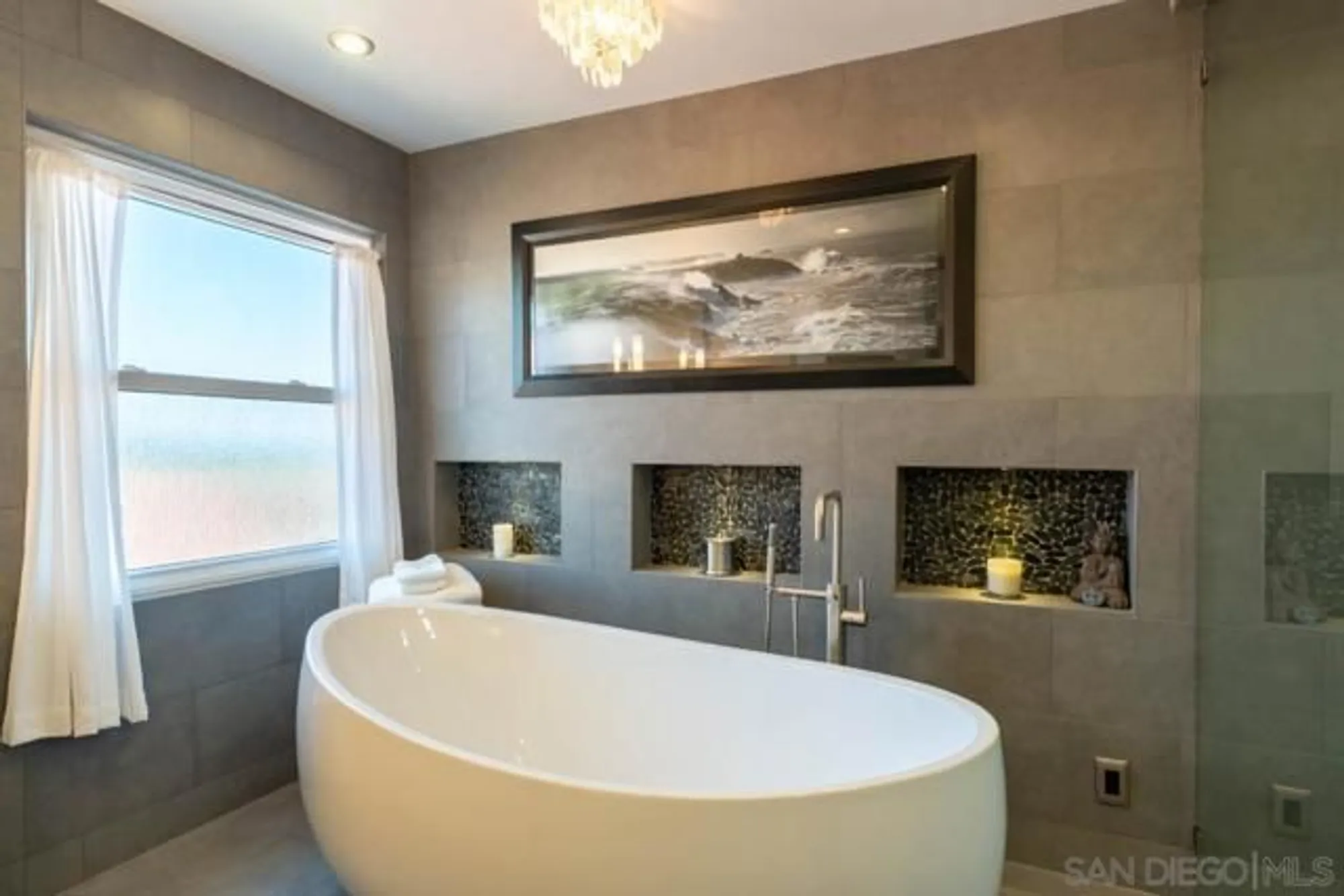 Property Slideshow image 20 of 70 | 907 ridge heights dr, Fallbrook, CA, 92028