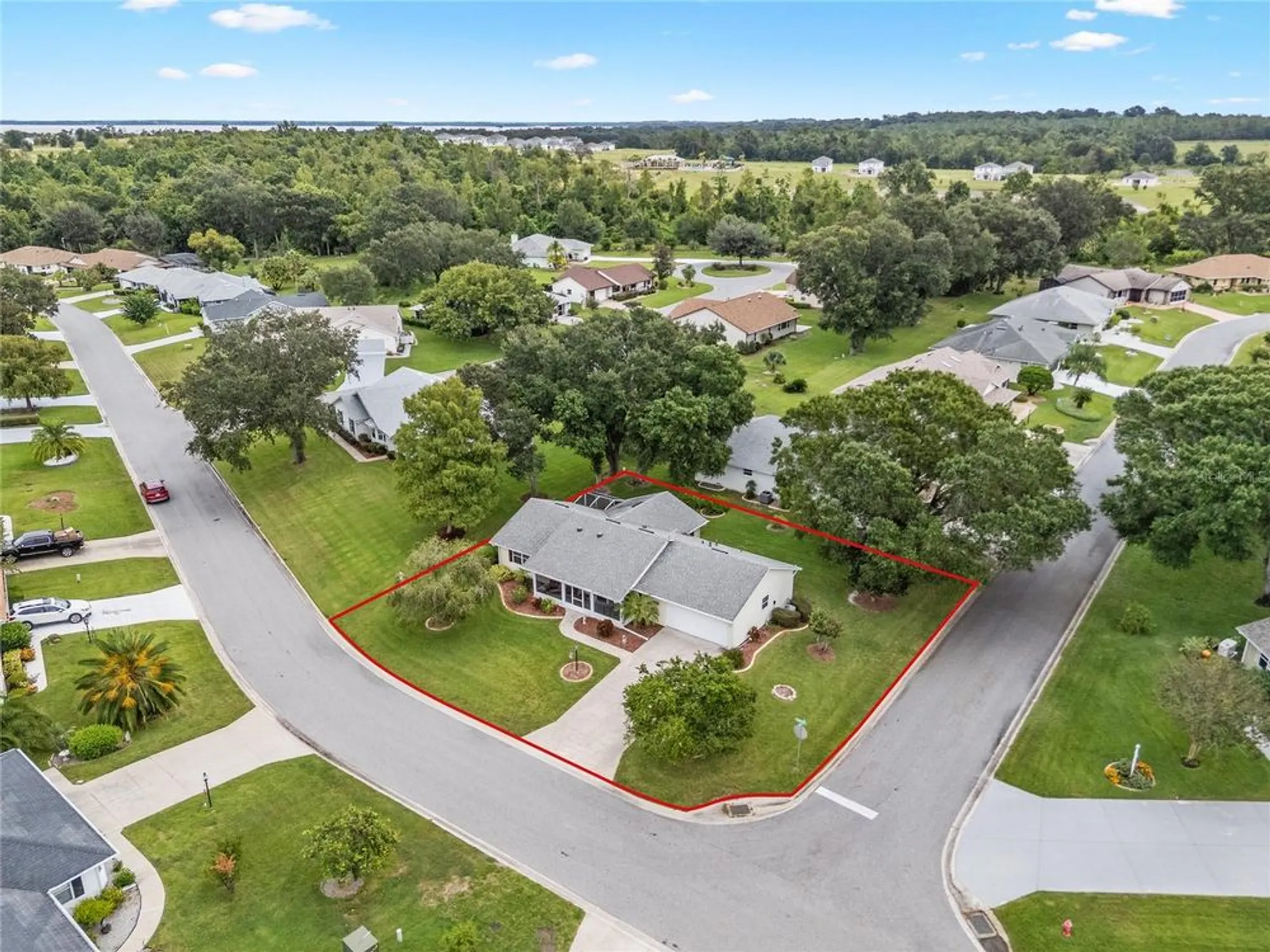 Property Slideshow image 25 of 47 | 27107 racquet cir, Leesburg, FL, 34748