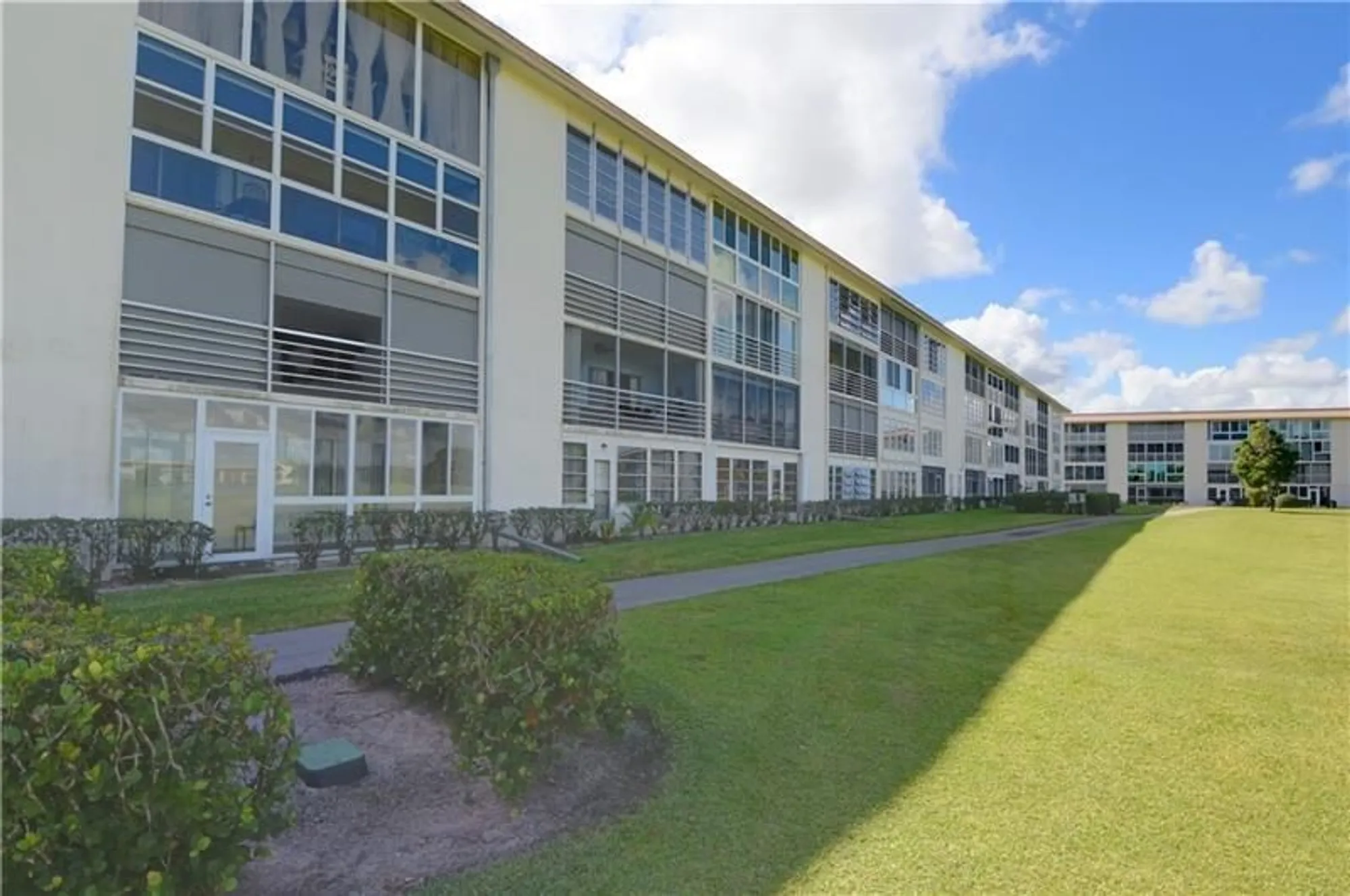 Property Slideshow image 27 of 28 | 2801 victoria way apt j4, Coconut Creek, FL, 33066