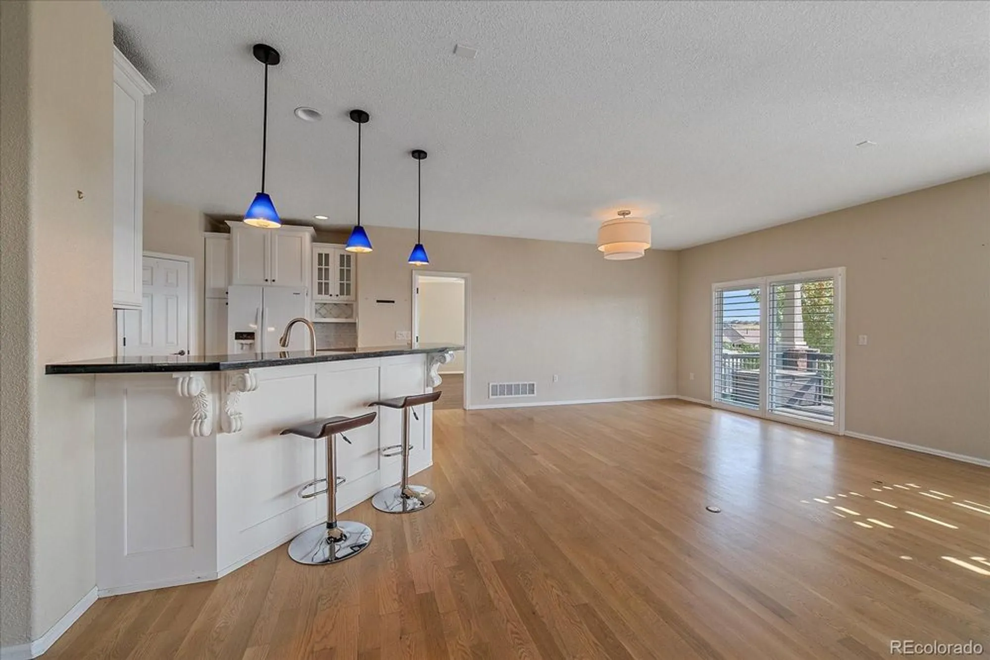 Property Slideshow image 10 of 43 | 22852 e david pl, Aurora, CO, 80016