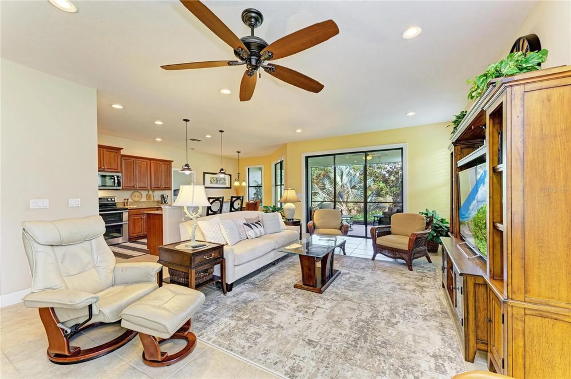 Property Slideshow image 7 of 50 | 1867 batello dr, Venice, FL, 34292