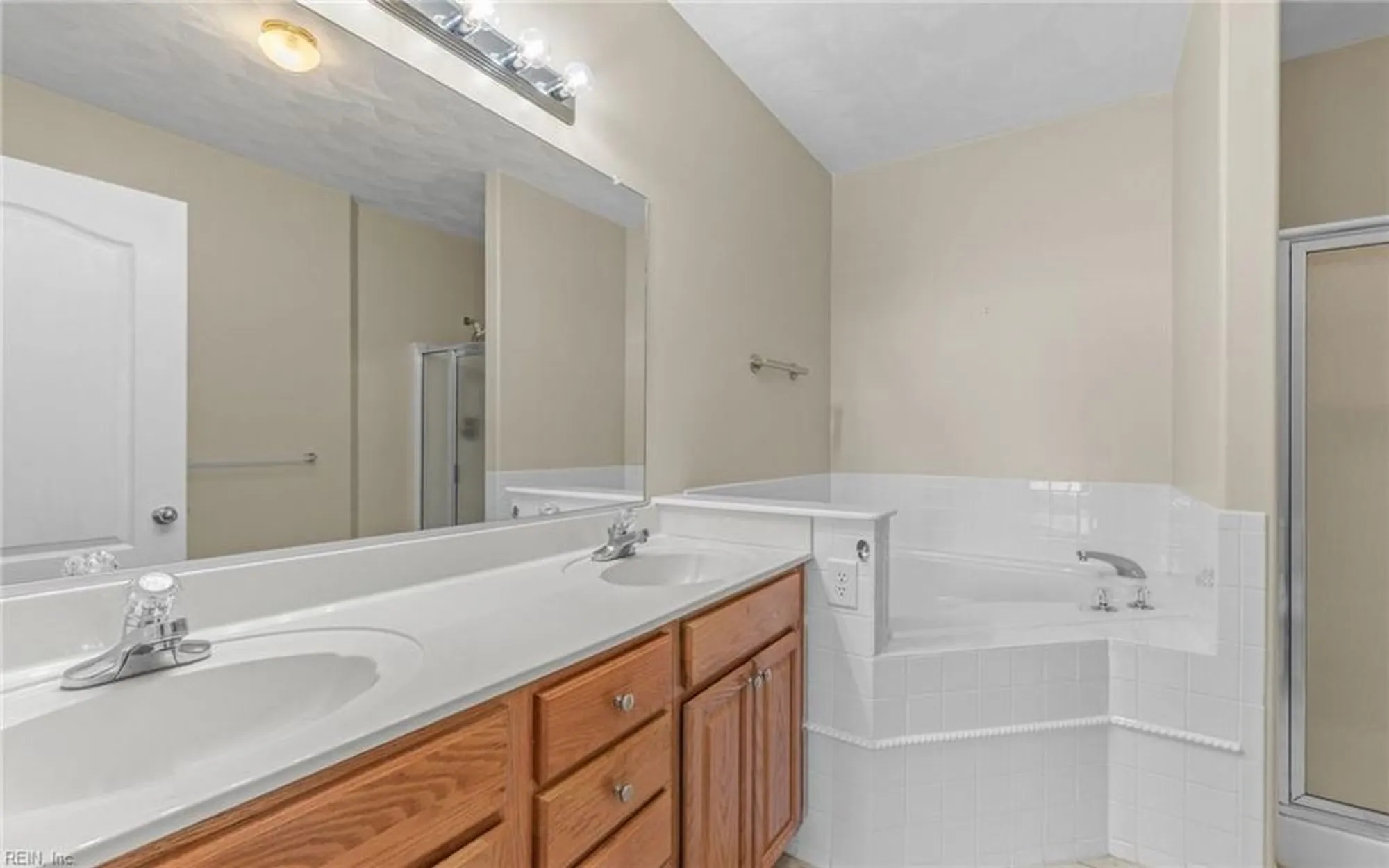 Property Slideshow image 23 of 48 | 2825 loveliness ct, Virginia Beach, VA, 23456