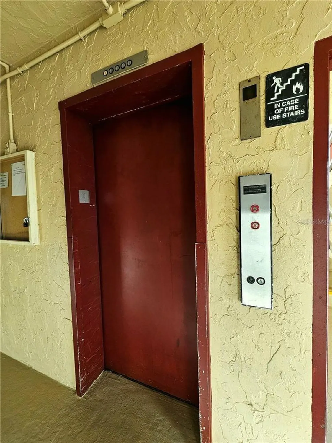 Property Slideshow image 8 of 17 | 4067 lake bayshore dr # 302, Bradenton, FL, 34205