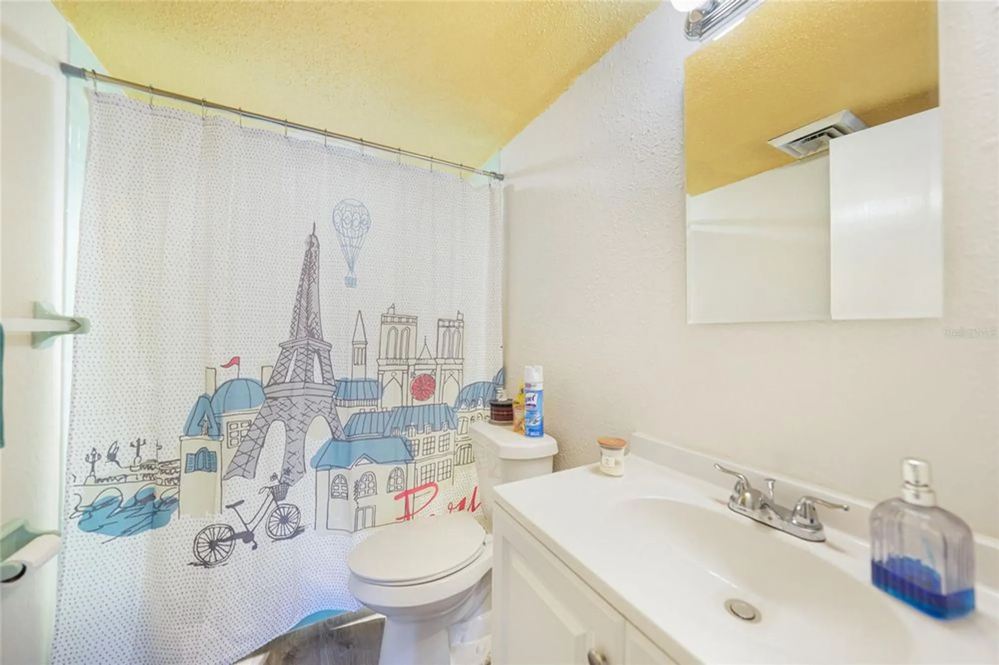 Property Slideshow image 18 of 28 | 2437 harbor blvd apt 204, Port Charlotte, FL, 33952