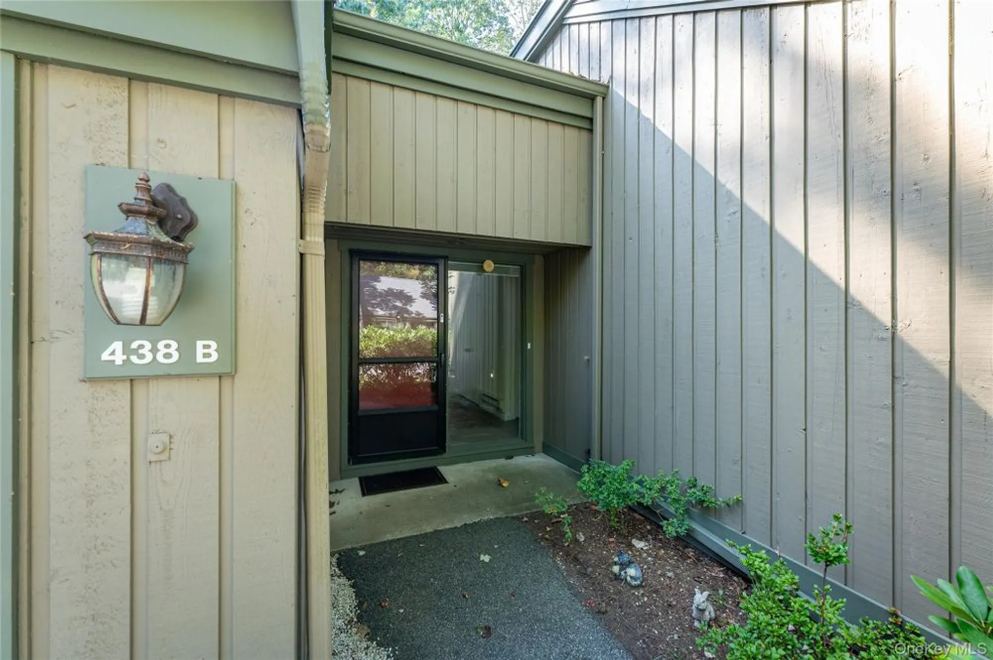 Property Slideshow image 2 of 28 | 438 heritage hls b, Somers, NY, 10589