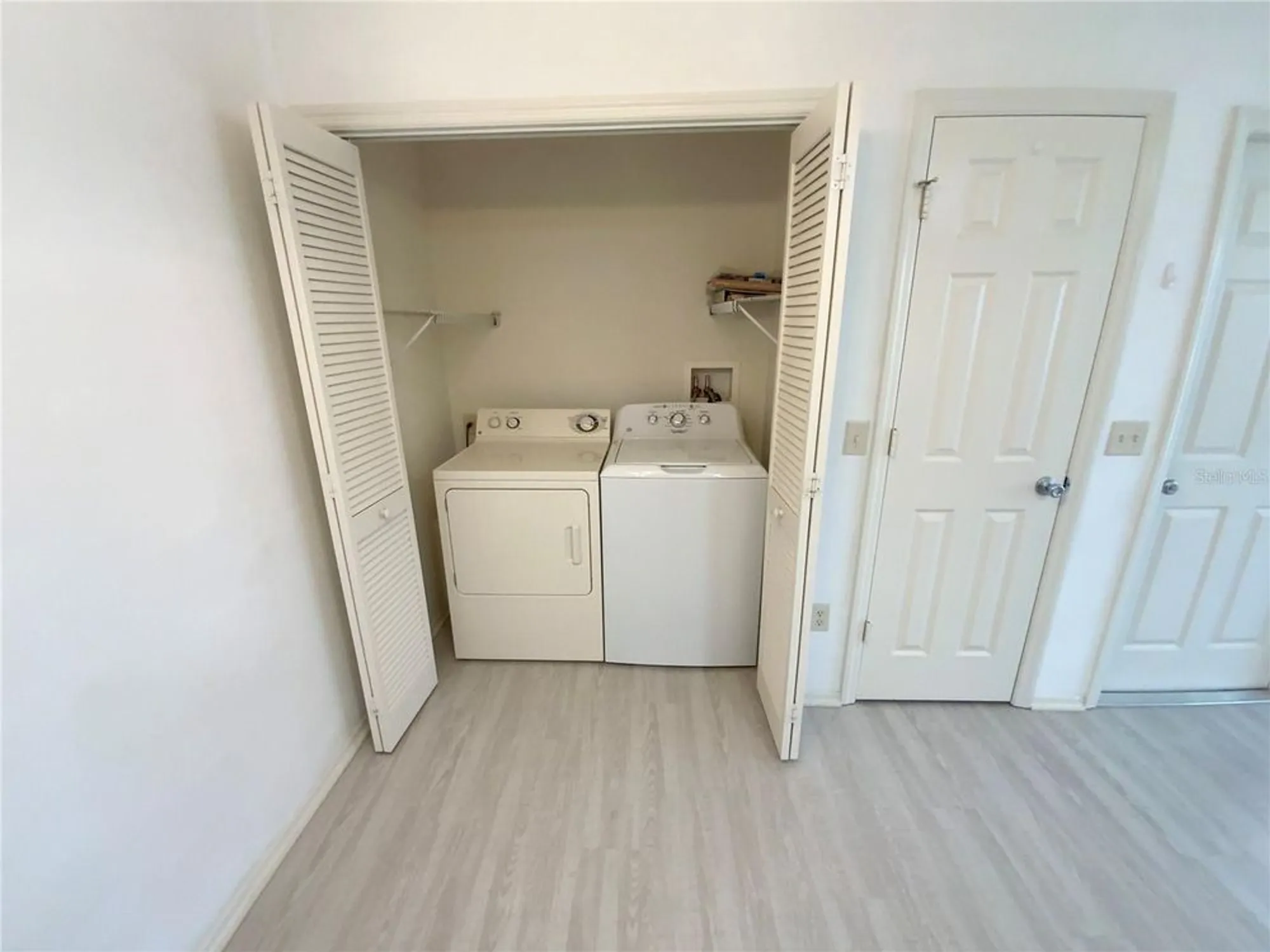 Property Slideshow image 7 of 16 | 317 rowesville ln, The Villages, FL, 32162