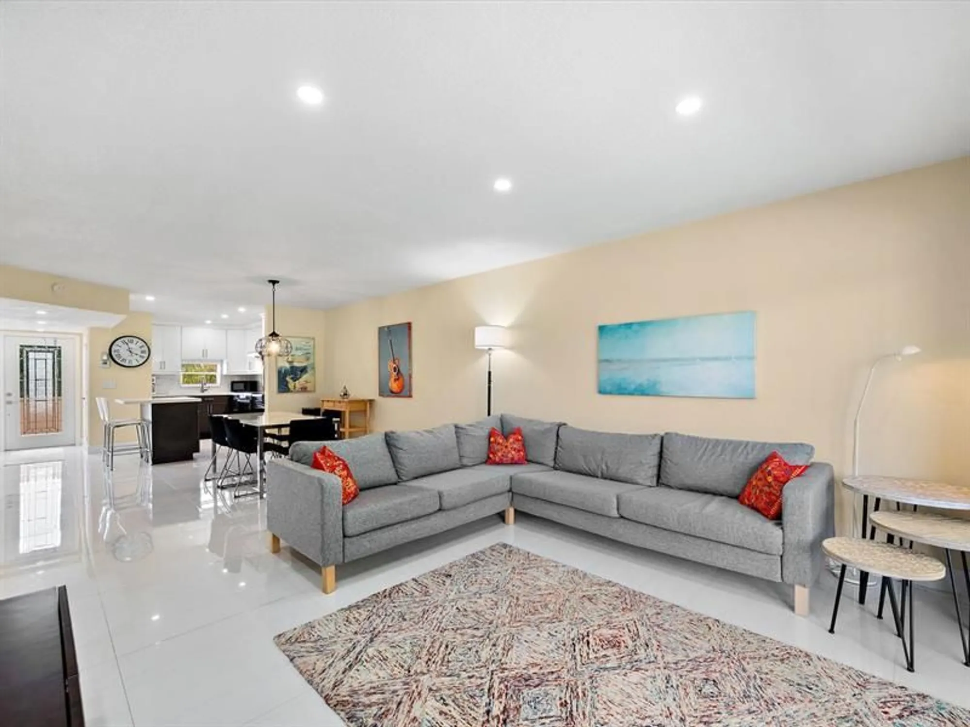 Property Slideshow image 17 of 44 | 9300 n hollybrook lake dr 303, Pembroke Pines, FL, 33025