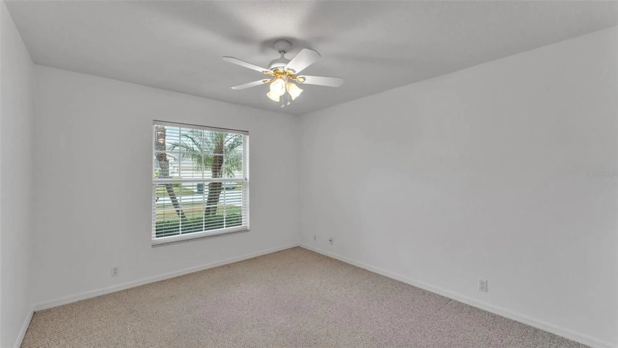 Property Slideshow image 25 of 37 | 4268 windchime ln, Lakeland, FL, 33811