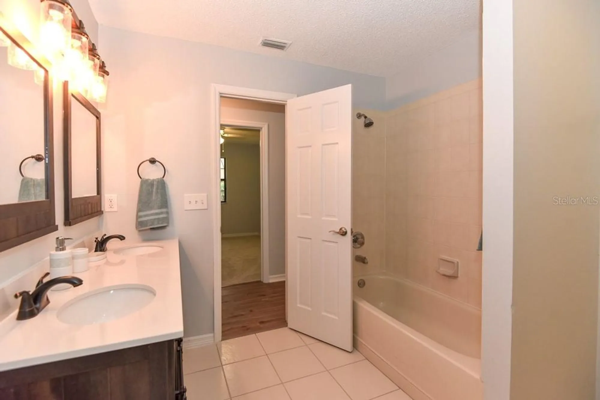 Property Slideshow image 32 of 41 | 24 lake vista way, Ormond Beach, FL, 32174
