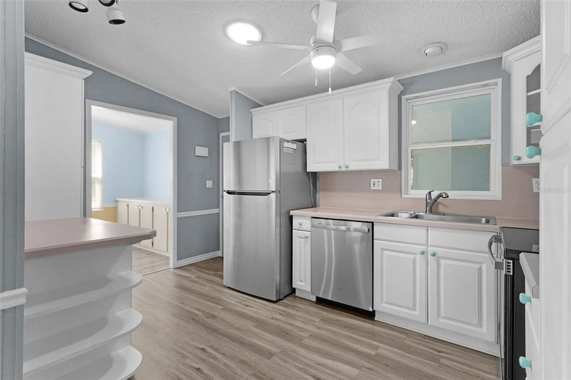 Property Slideshow image 16 of 46 | 817 hibiscus dr, The Villages, FL, 32159