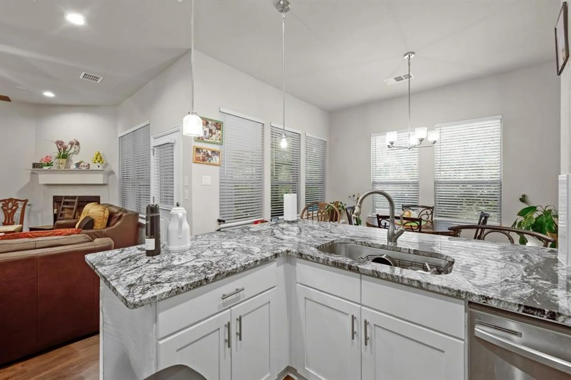 Property Slideshow image 8 of 16 | 829 hearthside way, Mckinney, TX, 75071