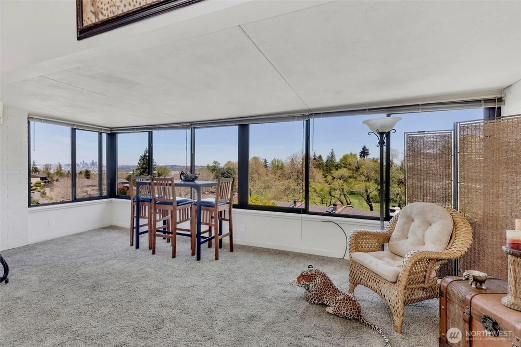 Property Slideshow image 15 of 39 | 10911 glen acres dr d, Seattle, WA, 98168