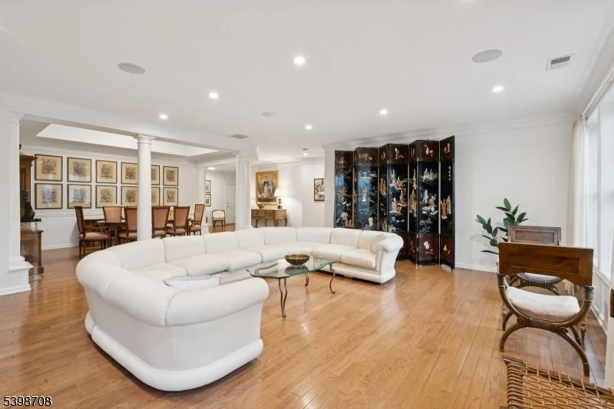 Property Slideshow image 9 of 35 | 911 holly ln # 11, Cedar Grove, NJ, 07009