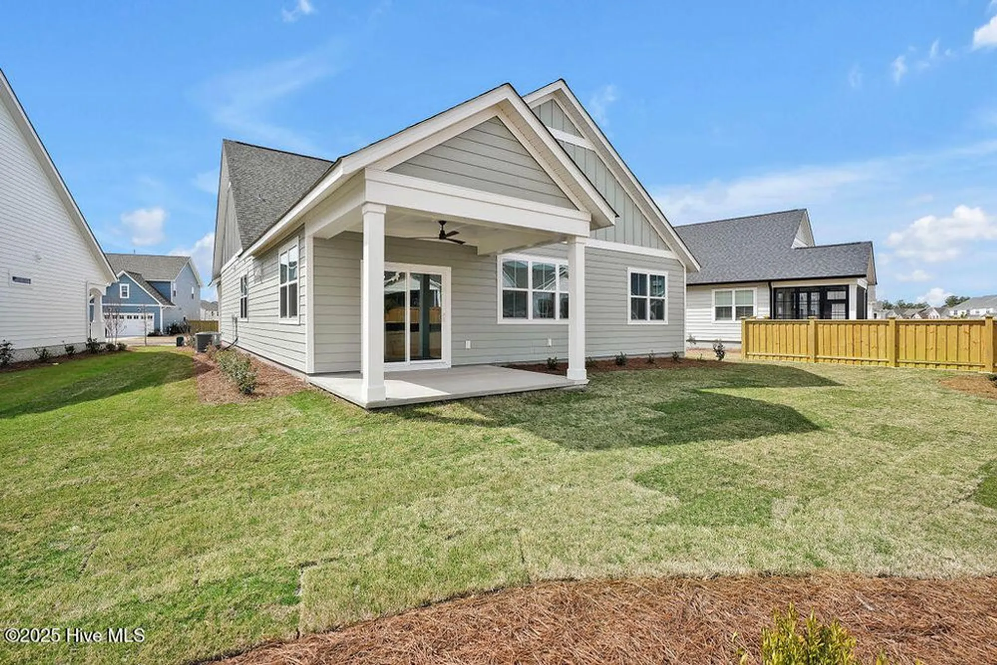 Property Slideshow image 25 of 33 | 201 longhill dr, Wilmington, NC, 28412