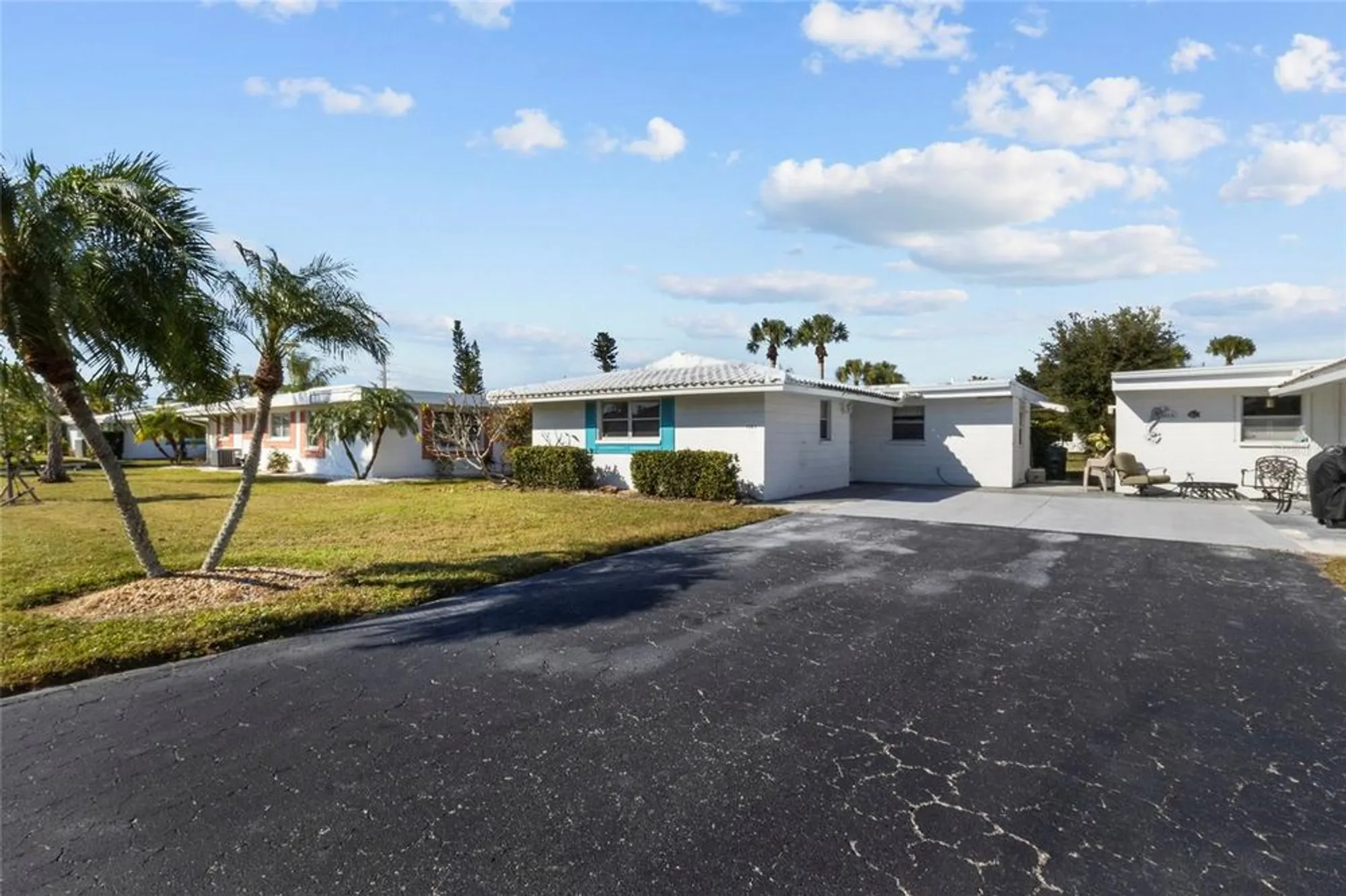Property Slideshow image 19 of 23 | 1523 lakeside dr 15, Venice, FL, 34293