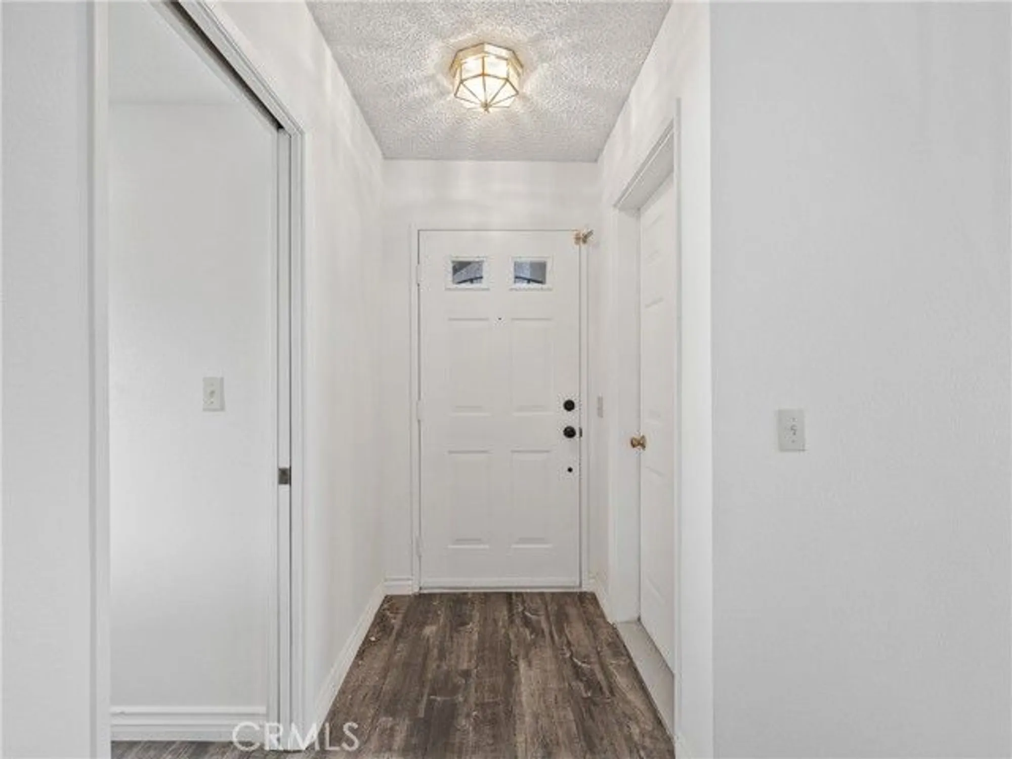 Property Slideshow image 6 of 37 | 19246 pine way, Apple Valley, CA, 92308