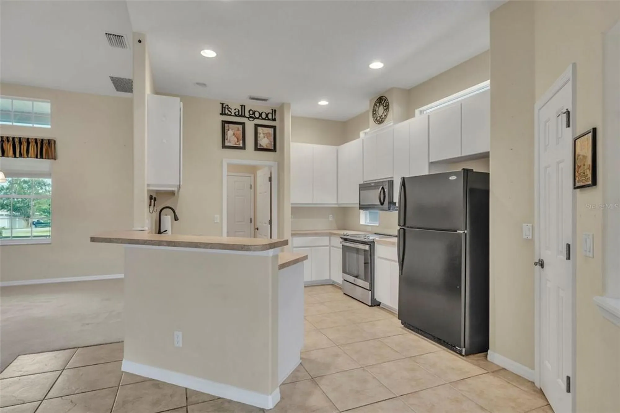 Property Slideshow image 18 of 52 | 5837 bounty cir, Tavares, FL, 32778