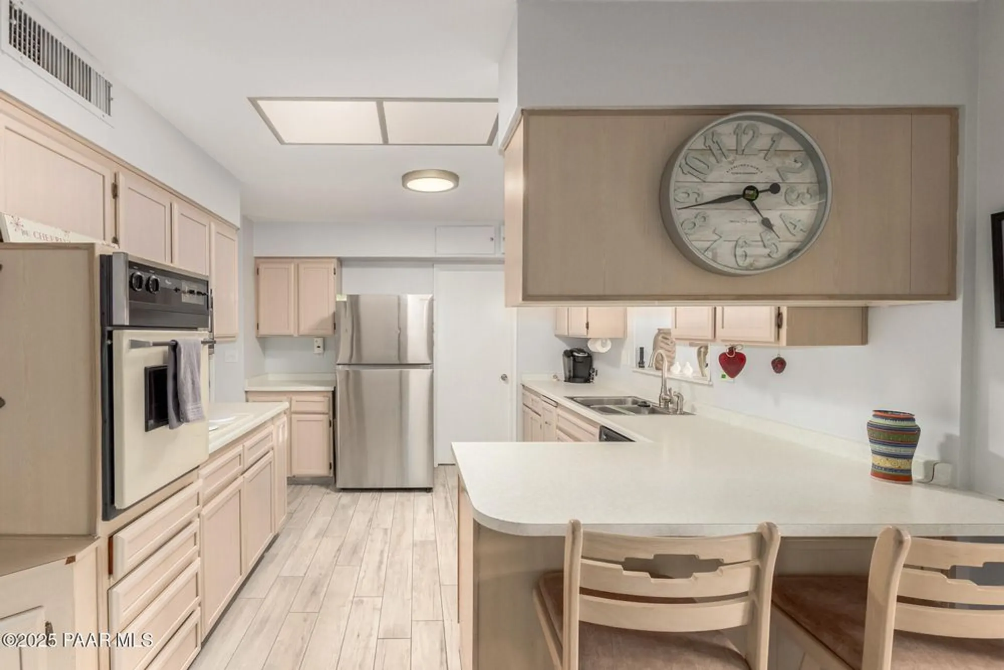 Property Slideshow image 8 of 29 | 10213 w kingswood cir, Sun City, AZ, 85351