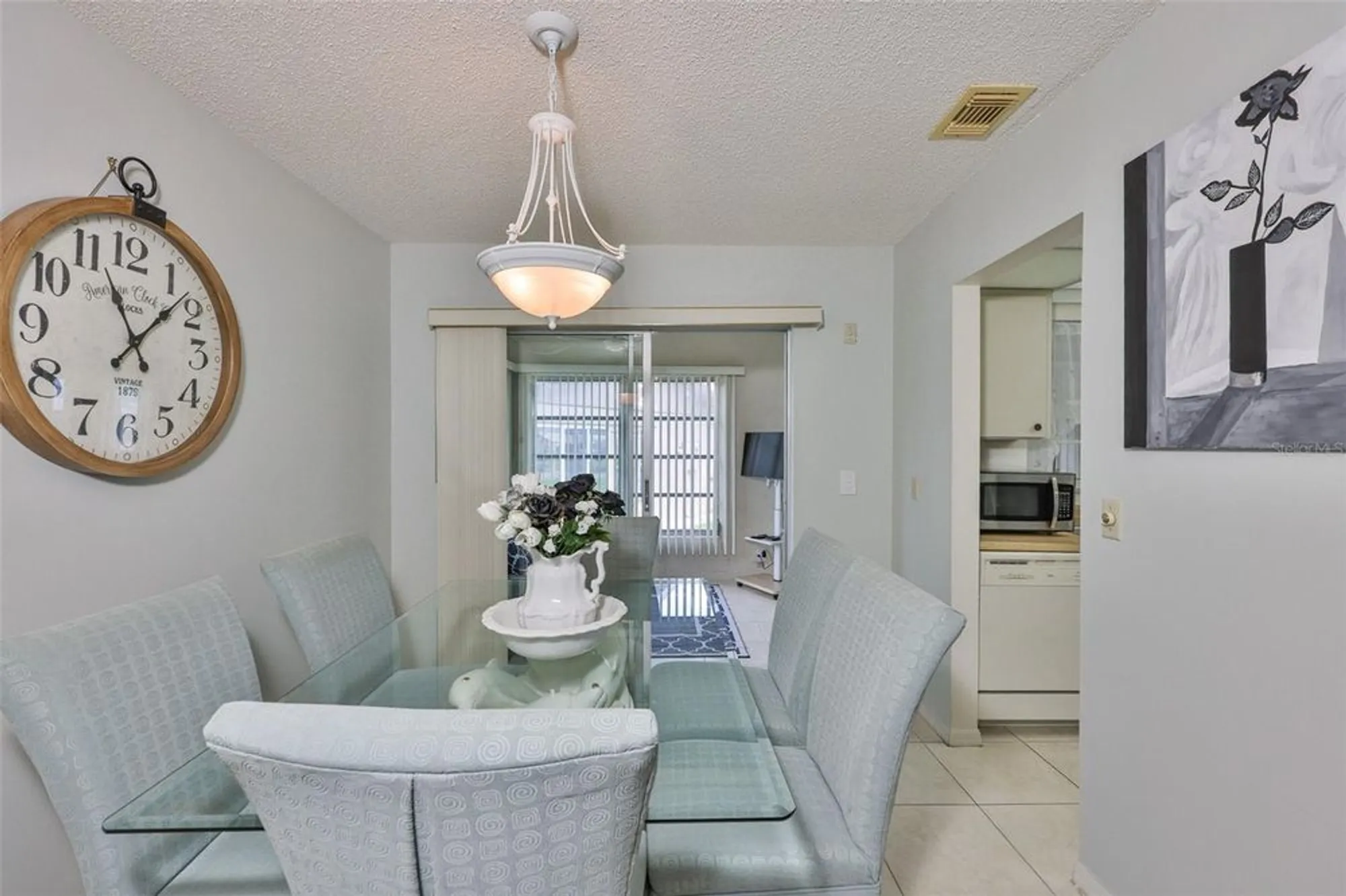 Property Slideshow image 10 of 55 | 401 feltham trl a, Sun City Center, FL, 33573