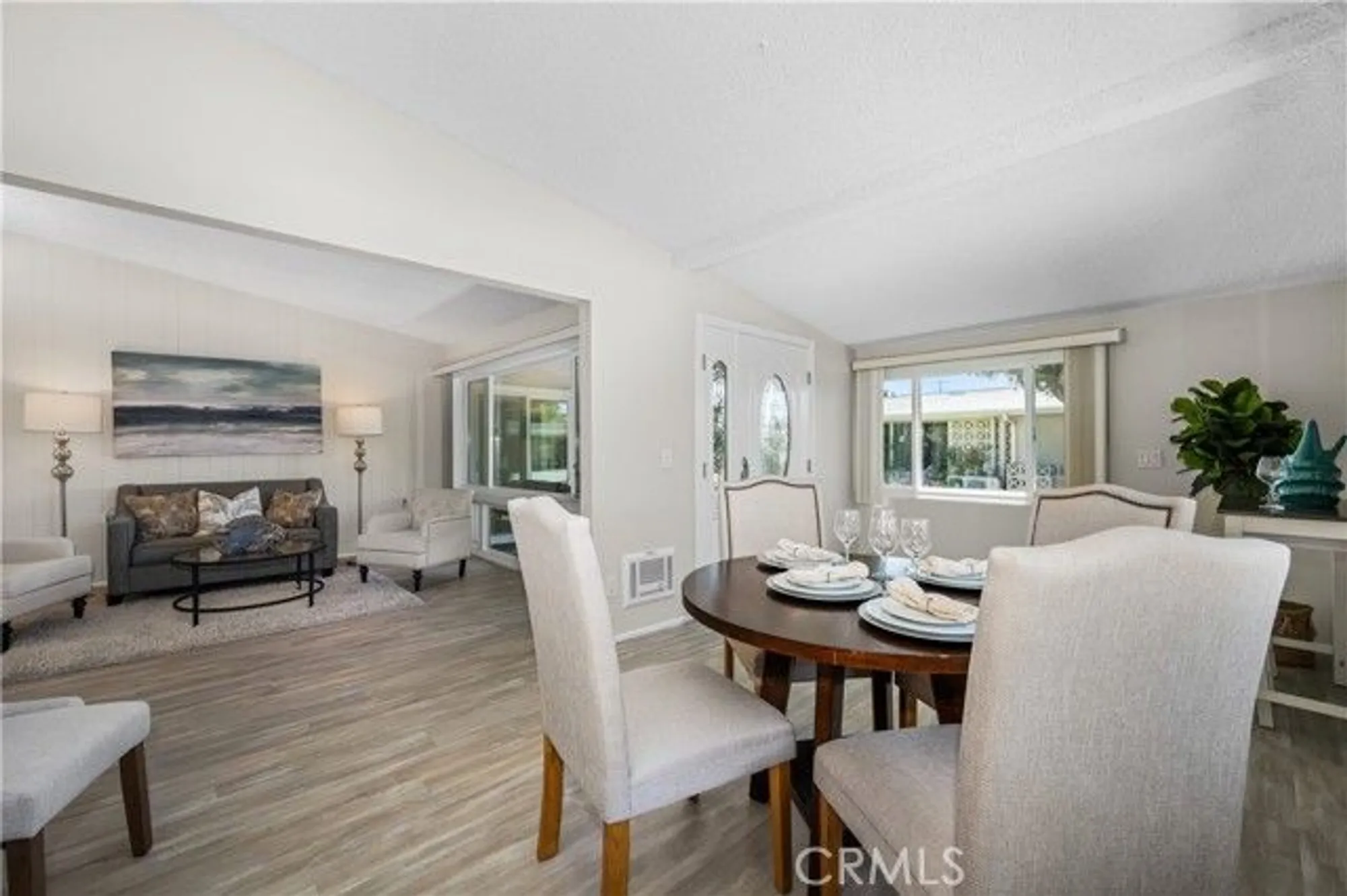 Property Slideshow image 12 of 38 | 13311 del monte dr apt 32d, Seal Beach, CA, 90740
