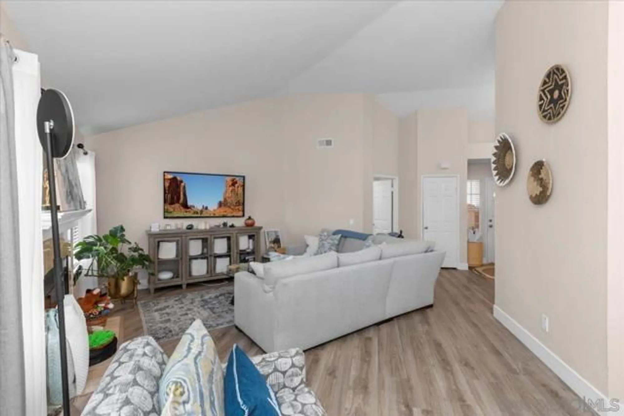 Property Slideshow image 16 of 45 | 1299 via apuesto, San Marcos, CA, 92078