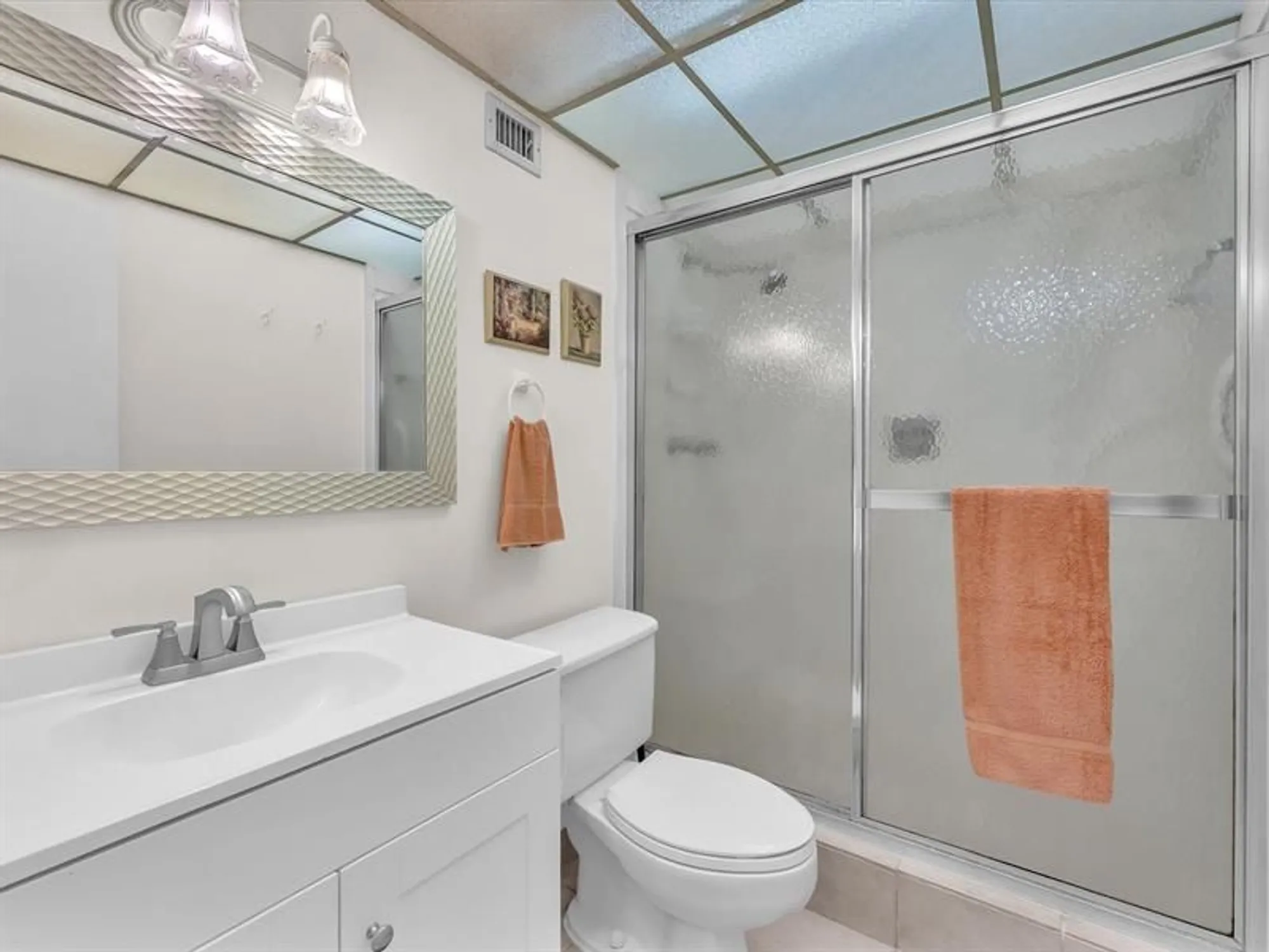 Property Slideshow image 16 of 28 | 5860 nw 44th st 804, Lauderhill, FL, 33319