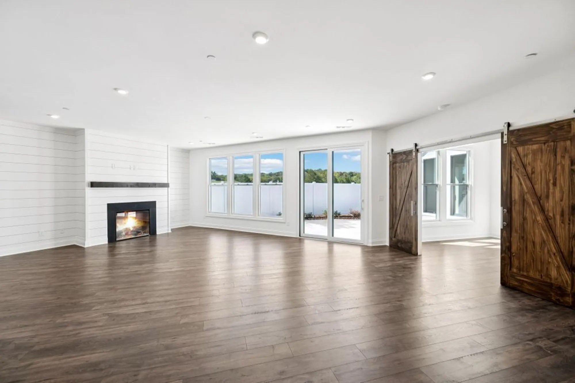 Property Slideshow image 14 of 53 | 520 restoration dr, Smyrna, TN, 37167