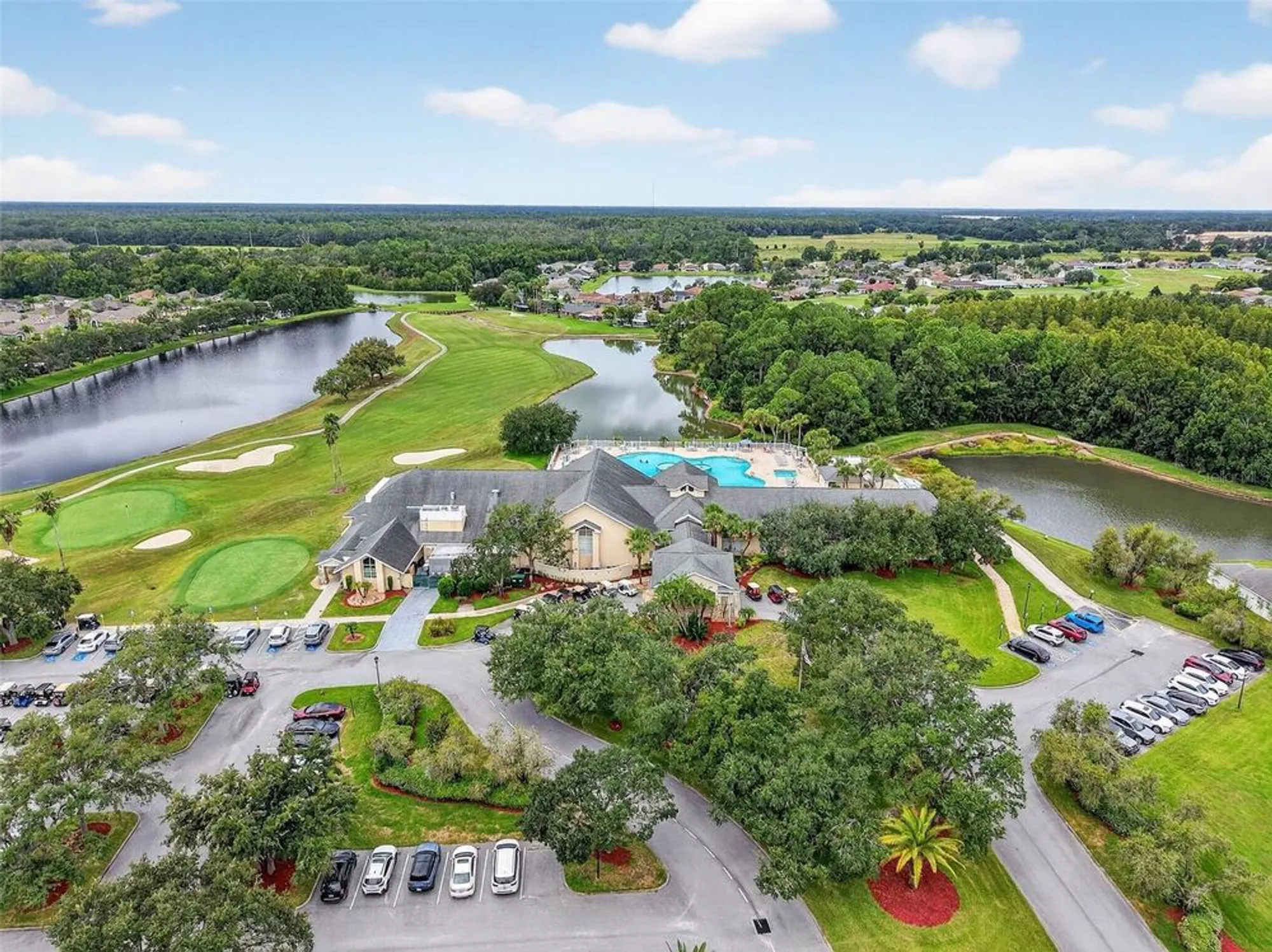 Property Slideshow image 12 of 55 | 29307 schinnecock hills ln, San Antonio, FL, 33576