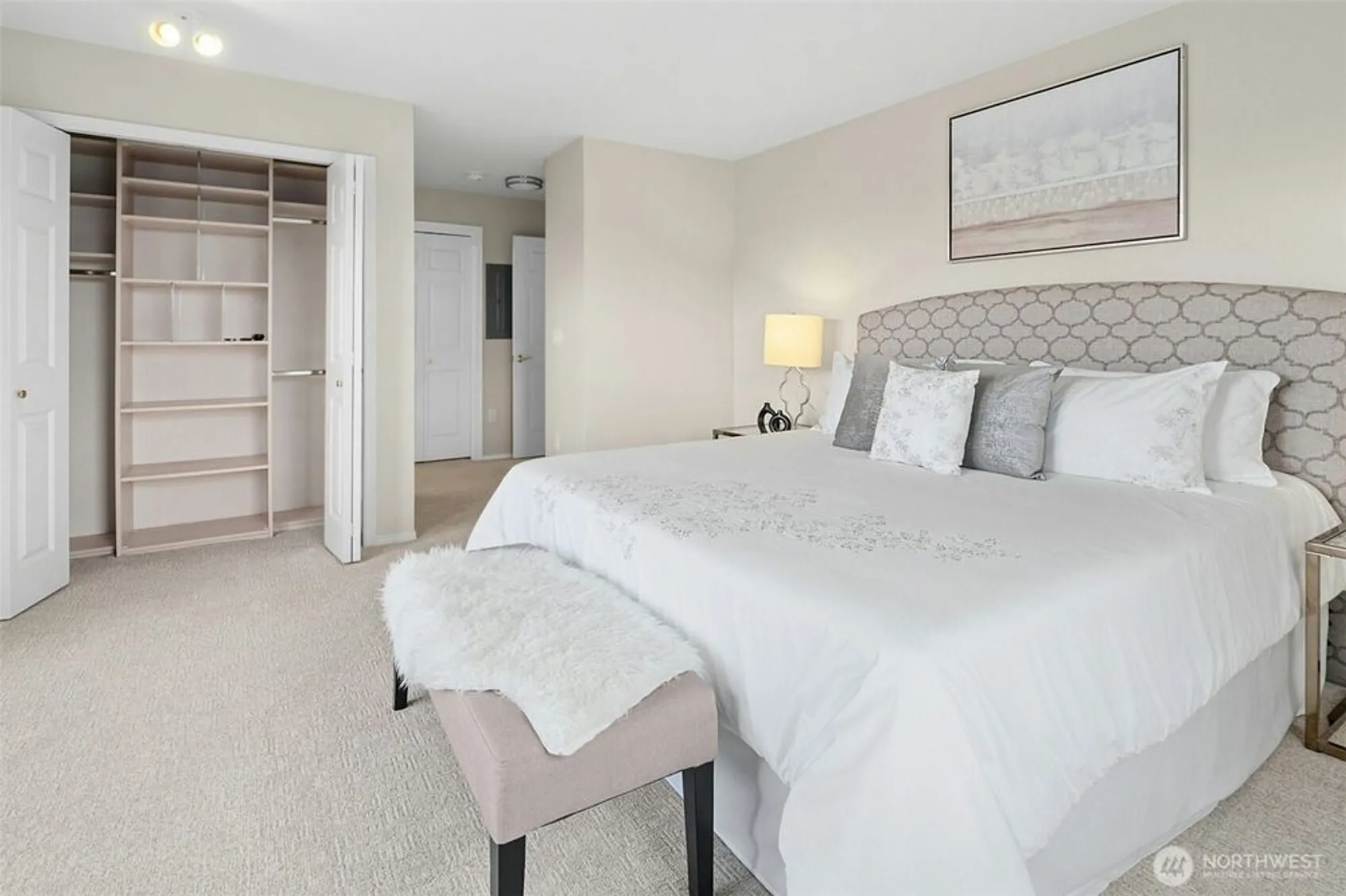 Property Slideshow image 16 of 31 | 22535 se highland cir 206, Issaquah, WA, 98029