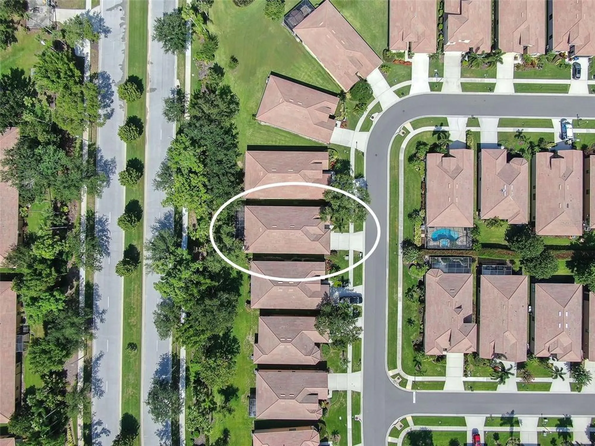 Property Slideshow image 27 of 51 | 321 silver falls dr, Apollo Beach, FL, 33572