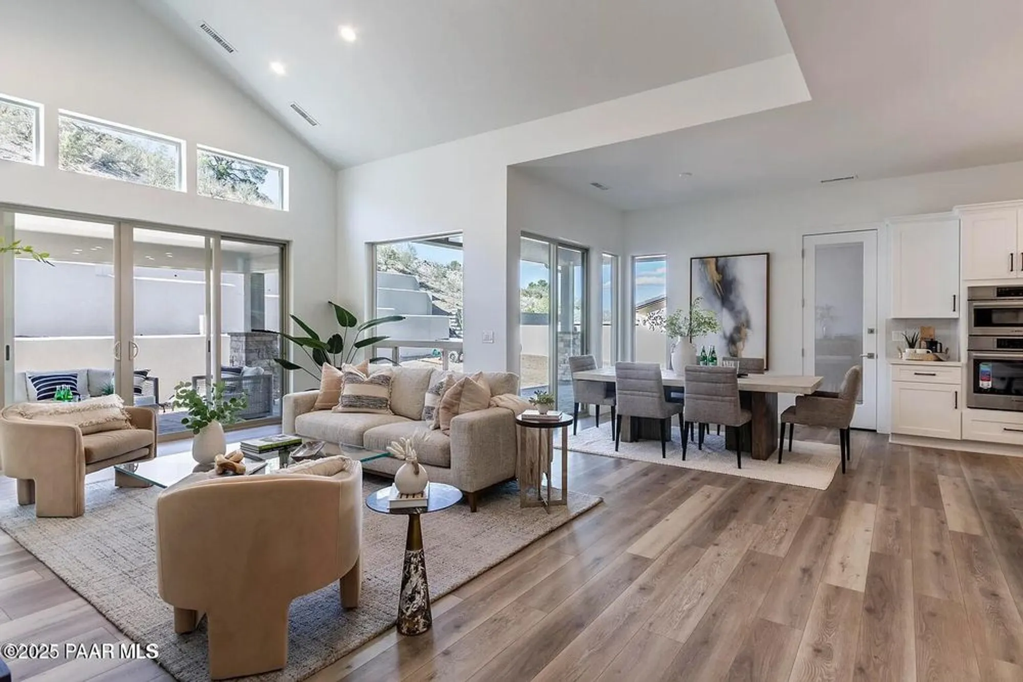 Property Slideshow image 7 of 12 | 1124 s lakeview dr, Prescott, AZ, 86301