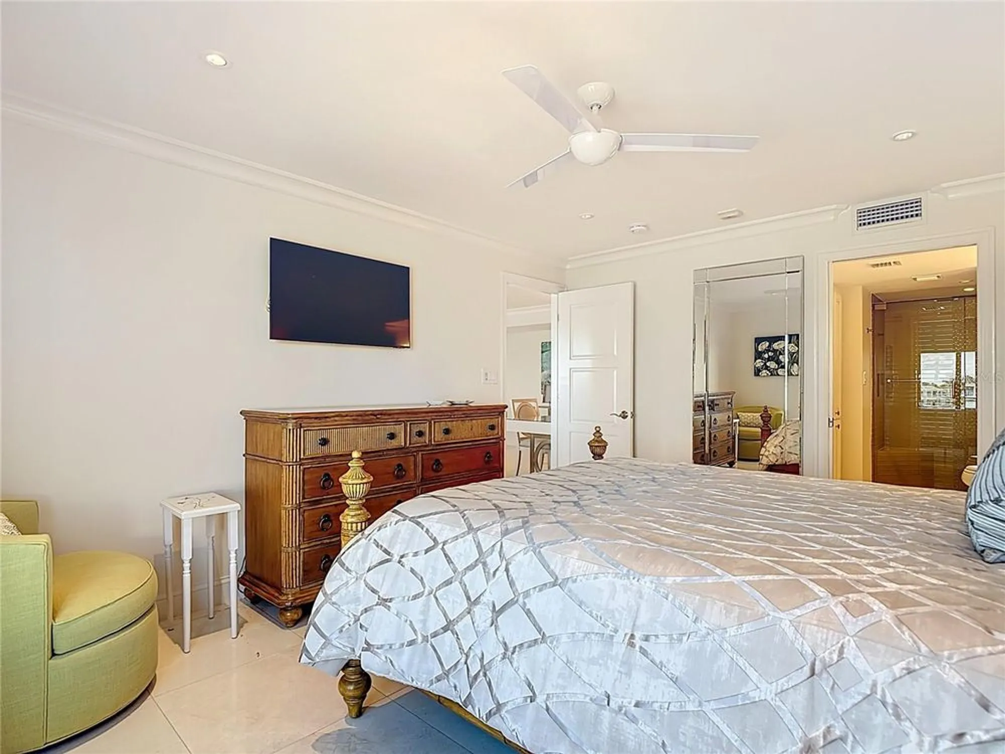 Property Slideshow image 36 of 54 | 3430 gulf shore blvd 3b, Naples, FL, 34103