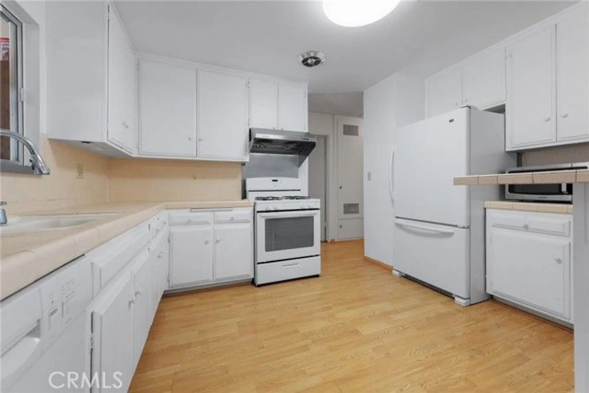 Property Slideshow image 9 of 25 | 1461 w mayberry ave, Hemet, CA, 92543