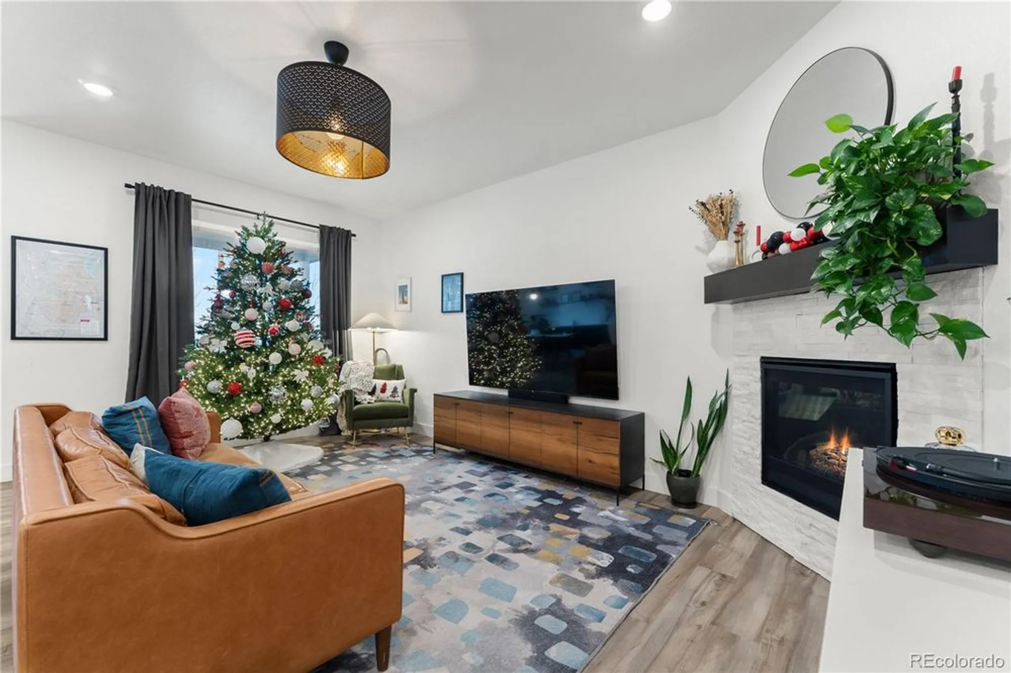 Property Slideshow image 13 of 49 | 483 white sand trl, Castle Rock, CO, 80104