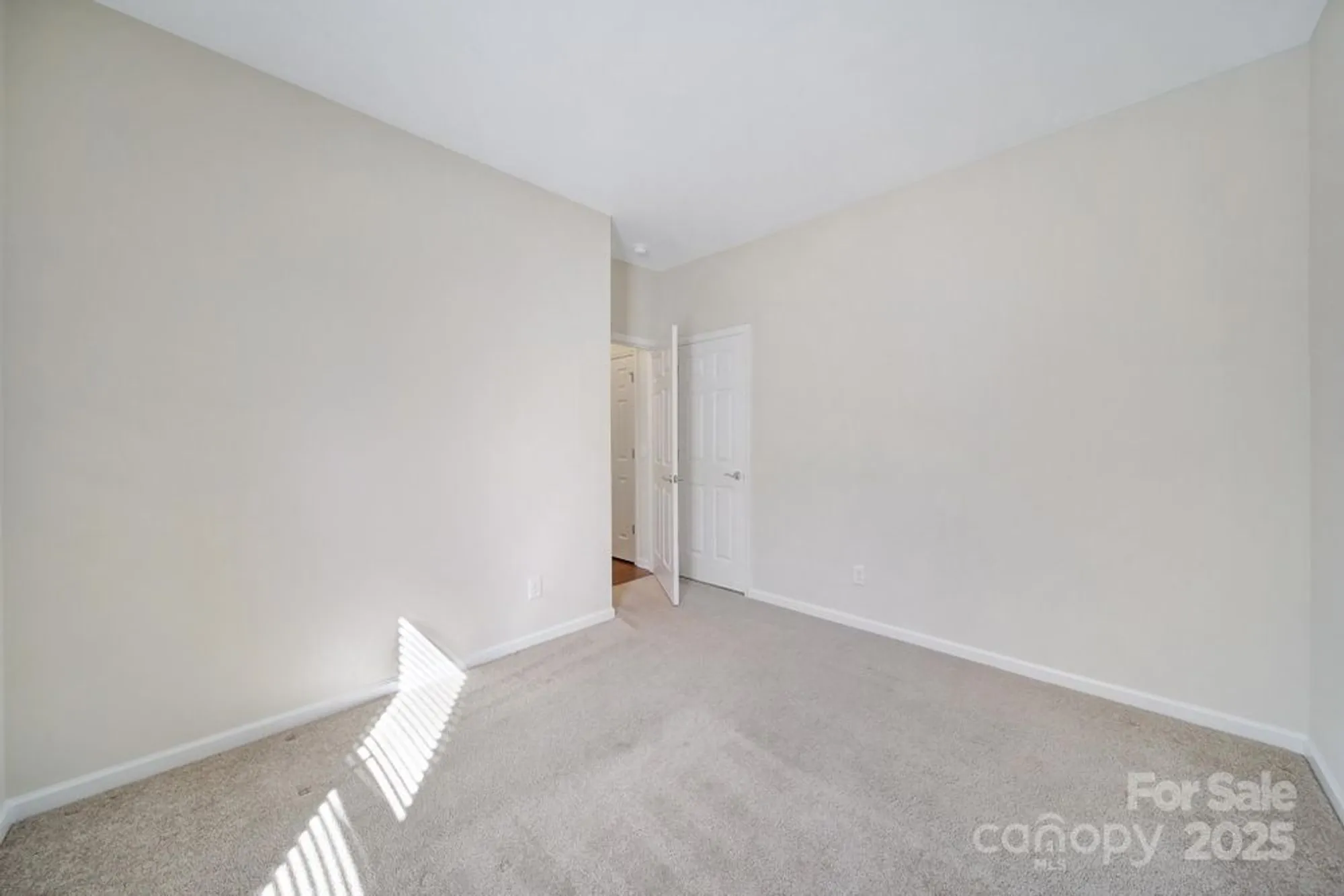 Property Slideshow image 24 of 41 | 20257 dovekie ln, Fort Mill, SC, 29707