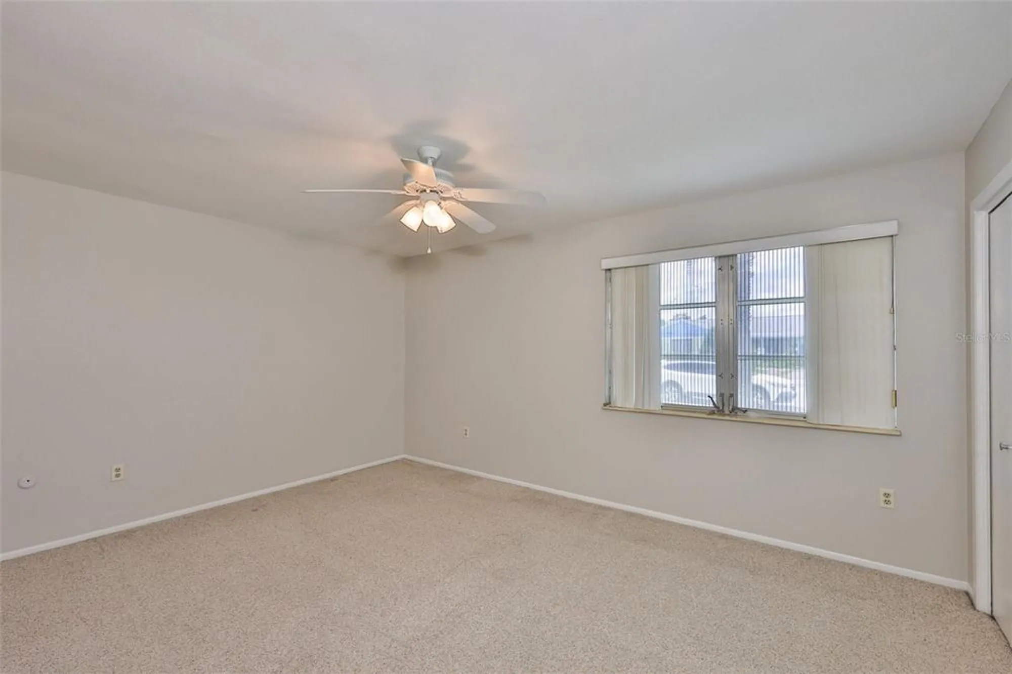 Property Slideshow image 24 of 41 | 823 fox hills dr, Sun City Center, FL, 33573