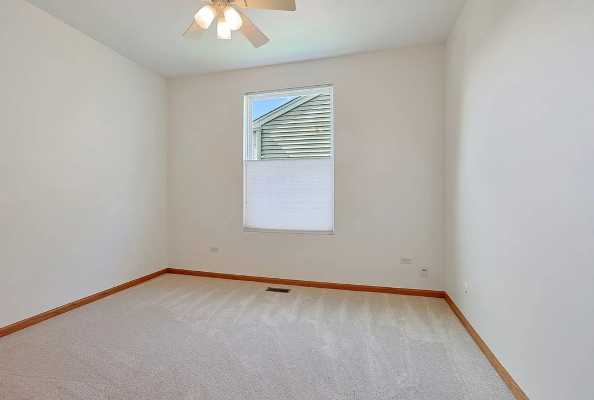 Property Slideshow image 25 of 43 | 12250 songbird ln, Huntley, IL, 60142