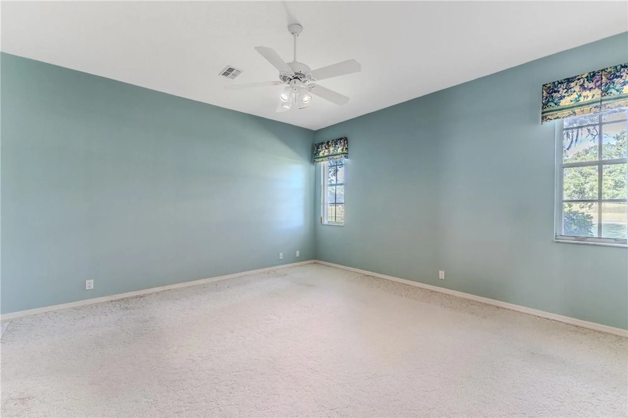 Property Slideshow image 17 of 57 | 15033 middle fairway dr, Spring Hill, FL, 34609