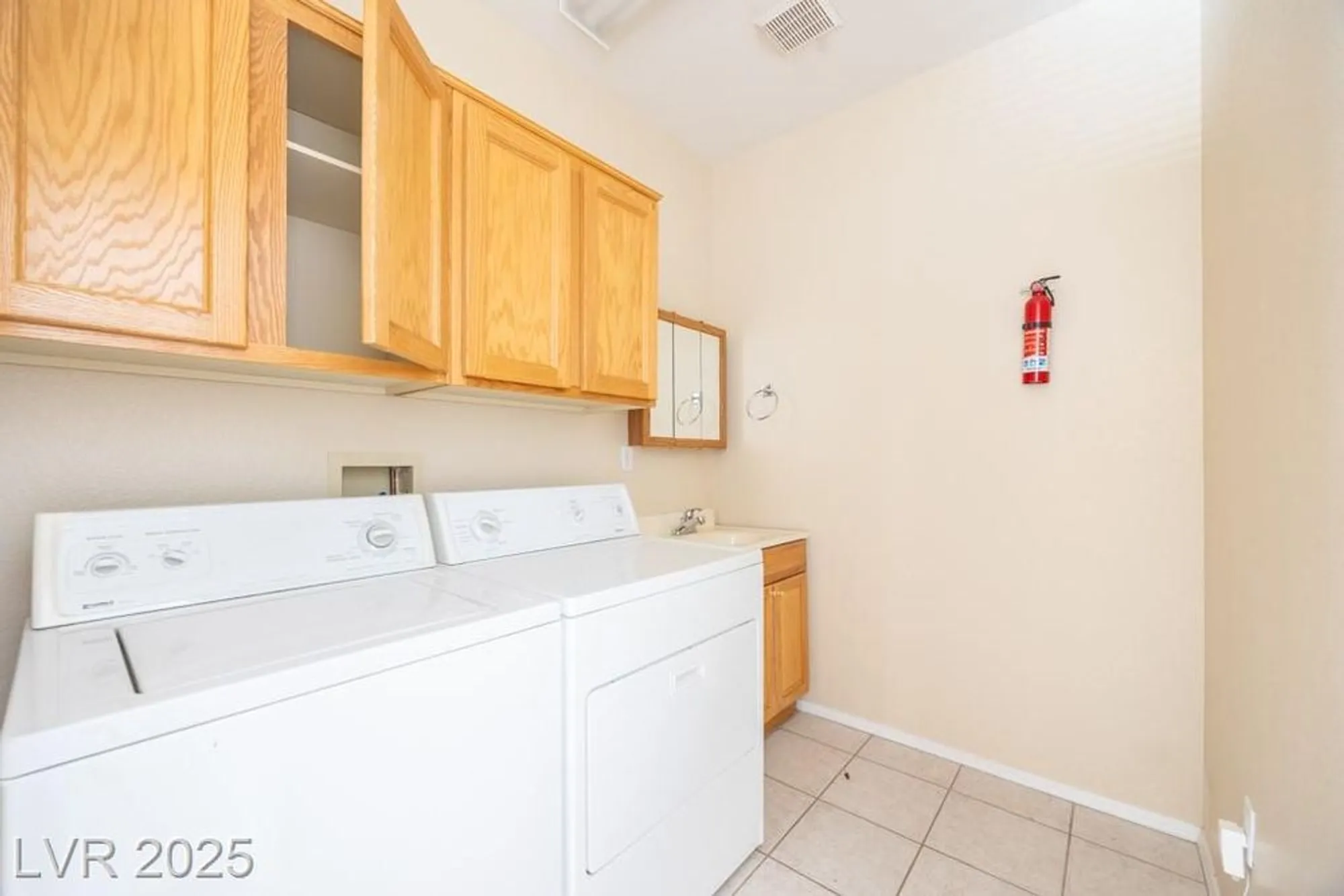 Property Slideshow image 18 of 36 | 2125 capestone st, Las Vegas, NV, 89134