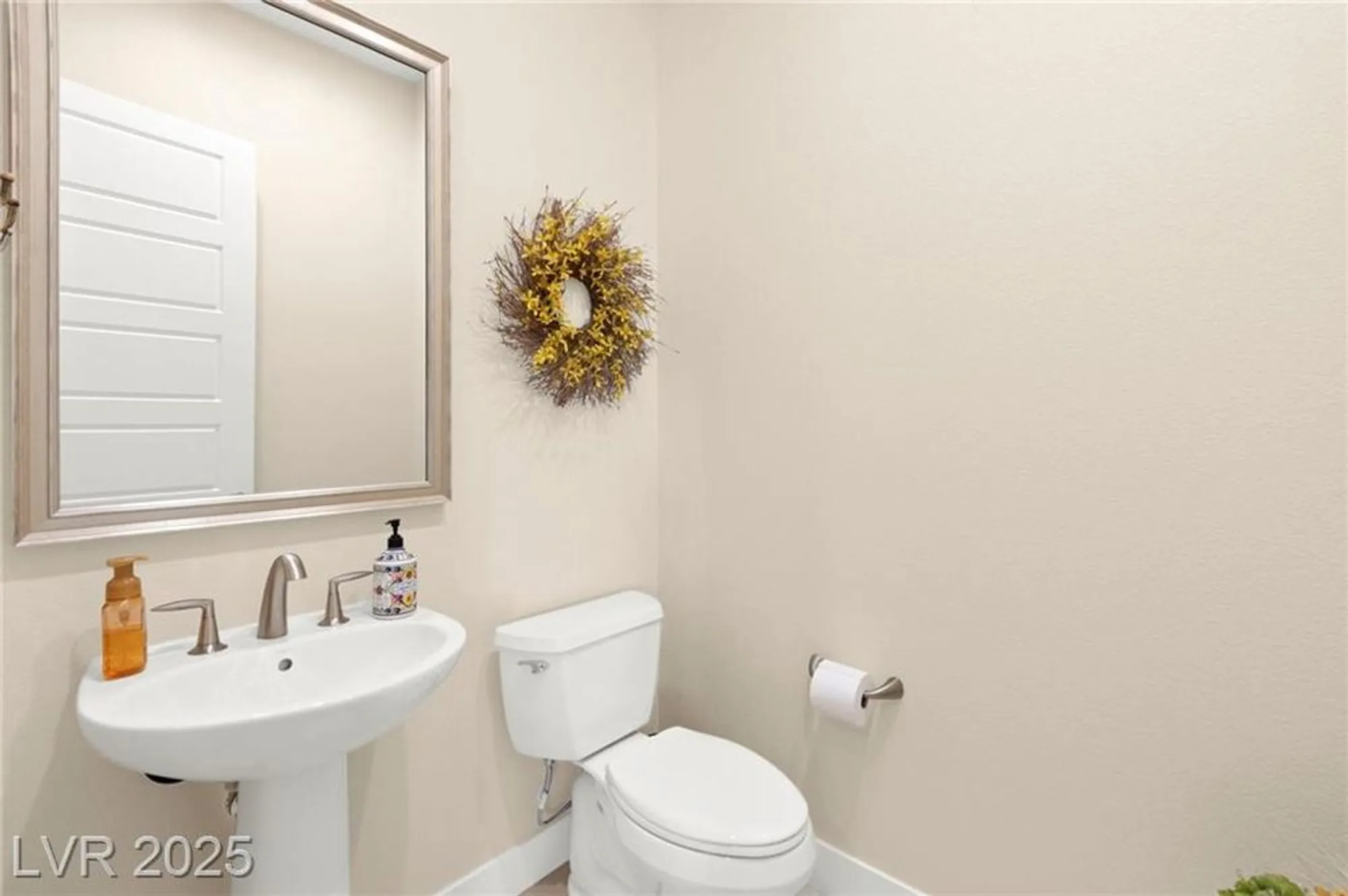 Property Slideshow image 35 of 55 | 6810 silver crescent st, Las Vegas, NV, 89148