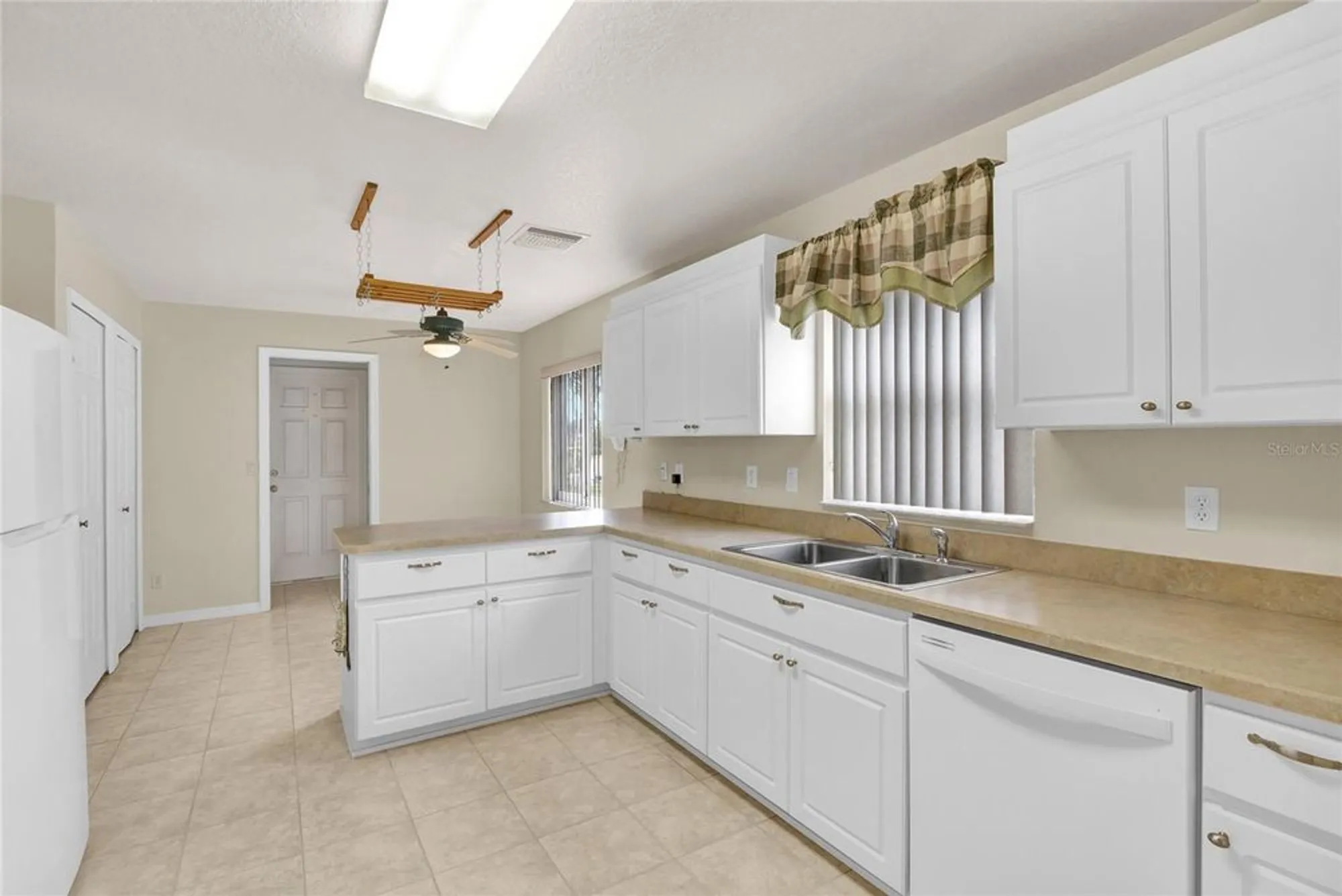 Property Slideshow image 25 of 59 | 5351 aurora dr, Leesburg, FL, 34748