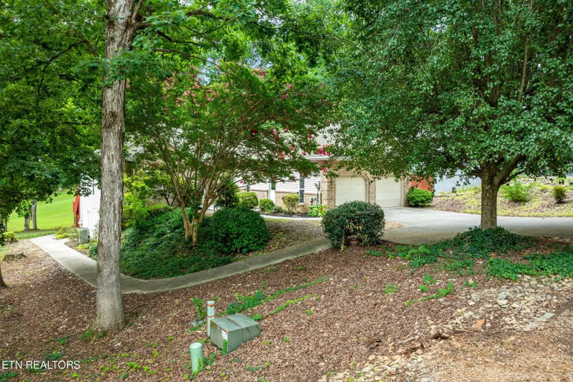 Property Slideshow image 43 of 58 | 123 inata cir, Loudon, TN, 37774