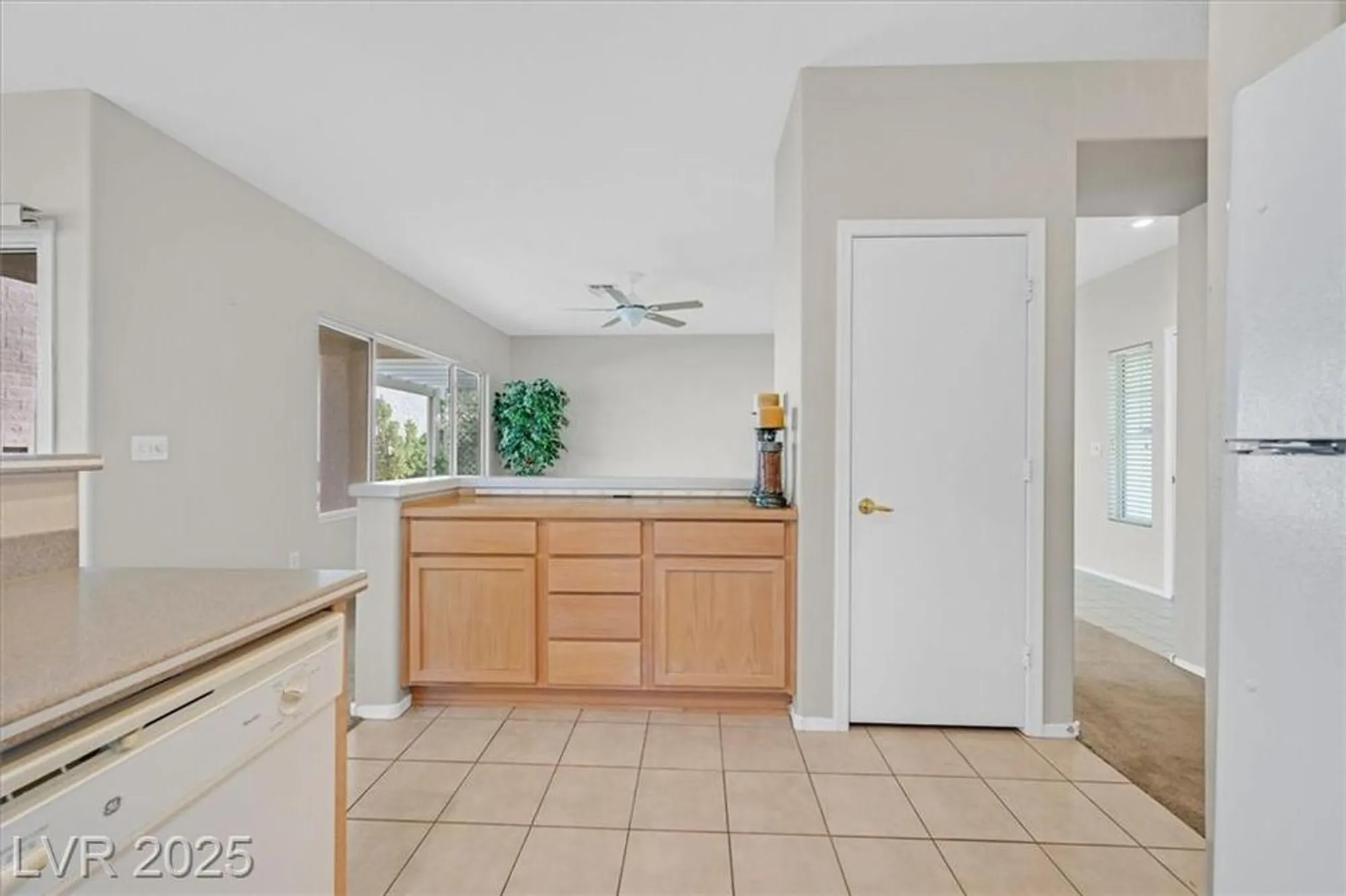 Property Slideshow image 12 of 37 | 2026 wildwood lake st, Henderson, NV, 89052
