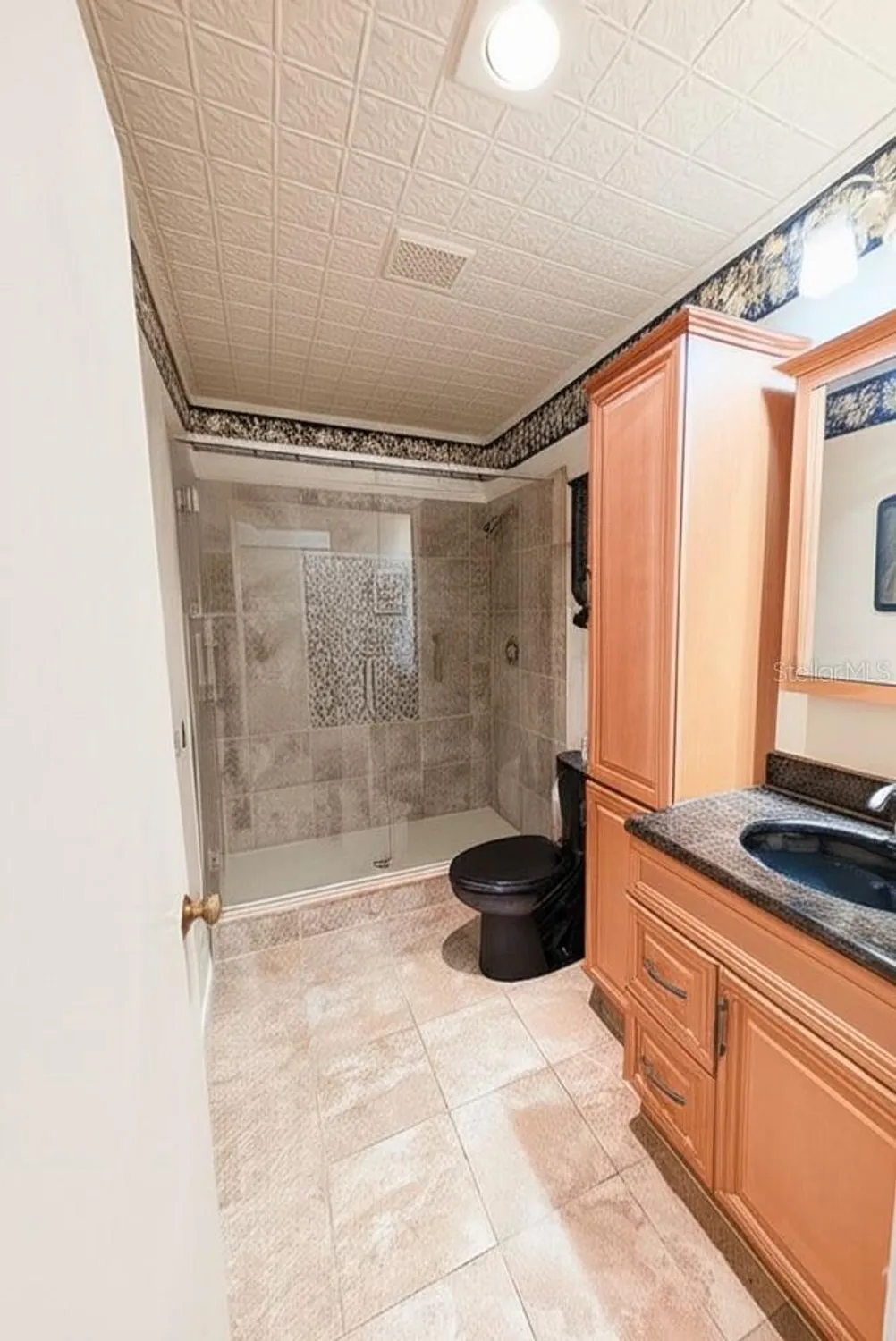 Property Slideshow image 10 of 12 | 2351 irish ln apt 35, Clearwater, FL, 33763