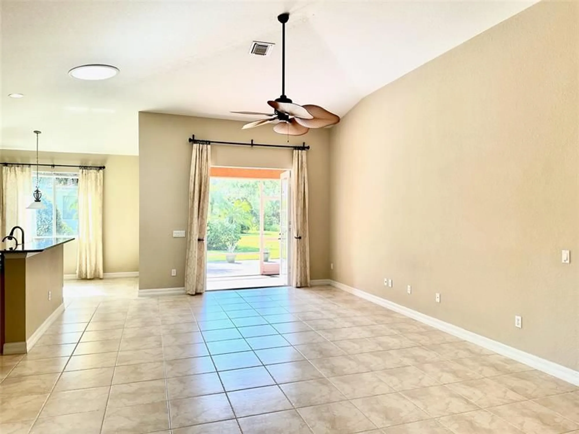 Property Slideshow image 20 of 43 | 6201 thames pl, Vero Beach, FL, 32966