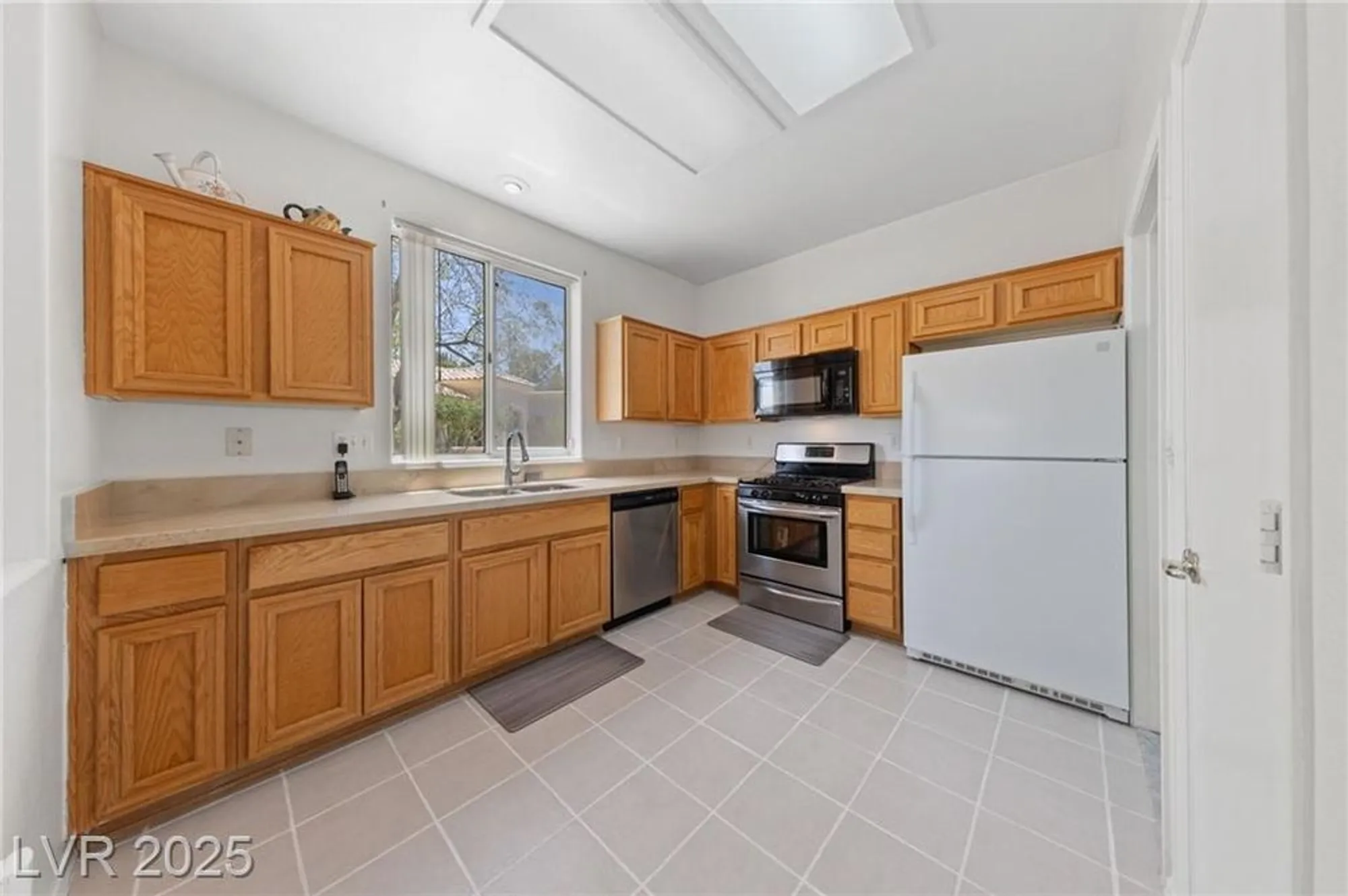 Property Slideshow image 11 of 71 | 1900 bellview st, Las Vegas, NV, 89134