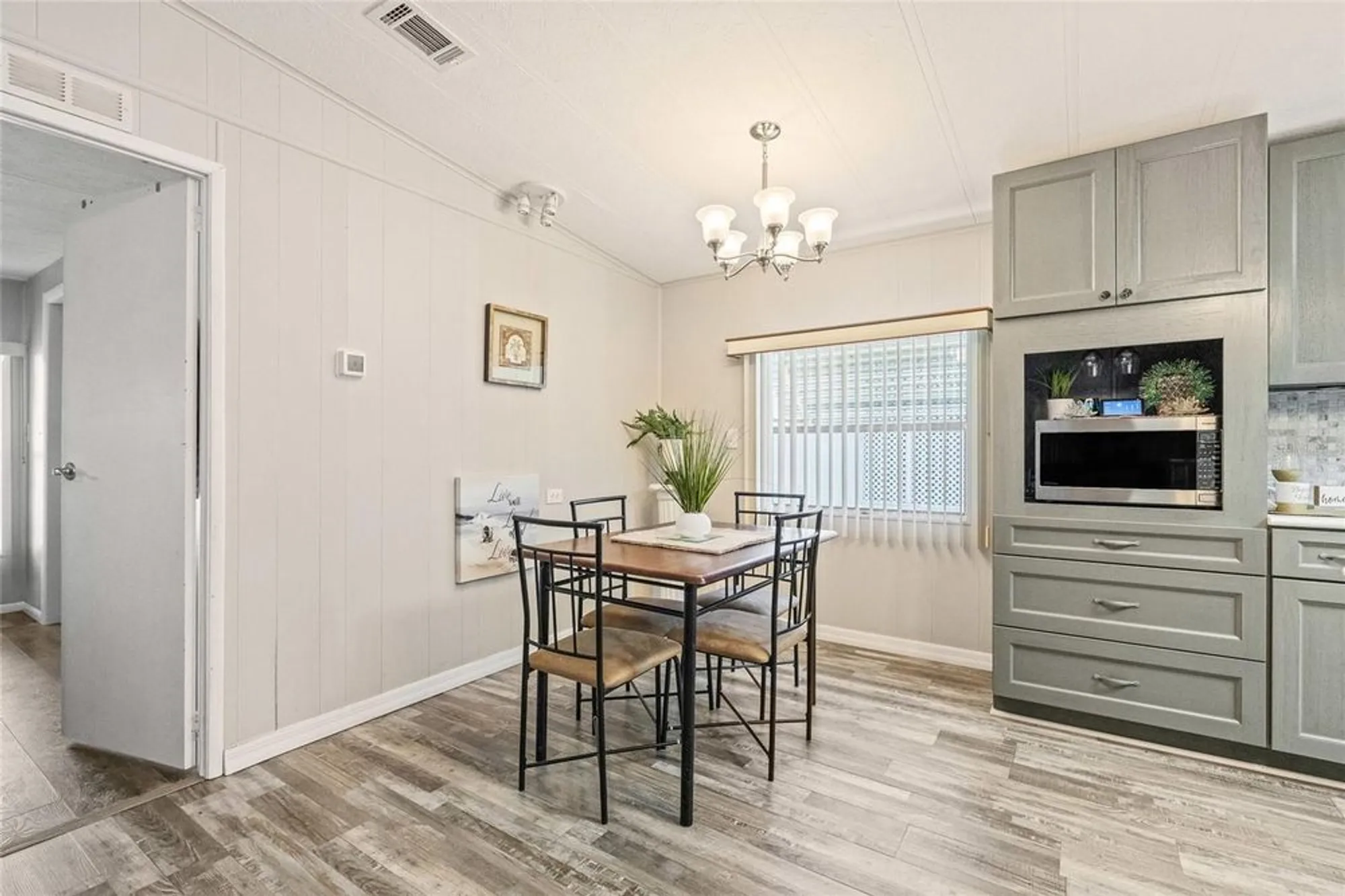 Property Slideshow image 8 of 34 | 1576 longbow dr, Lakeland, FL, 33810