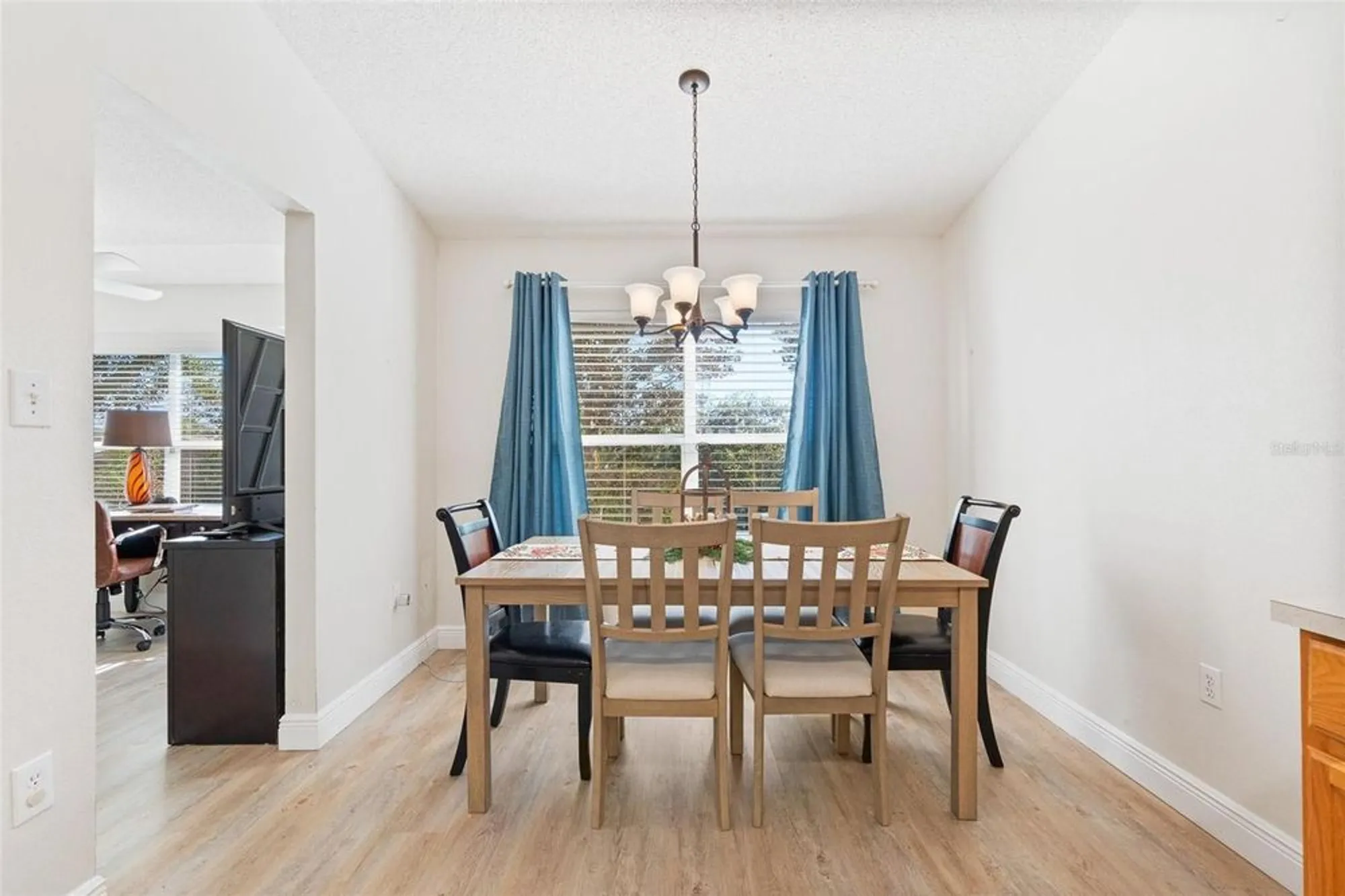 Property Slideshow image 6 of 41 | 6065 magpie dr, Lakeland, FL, 33809