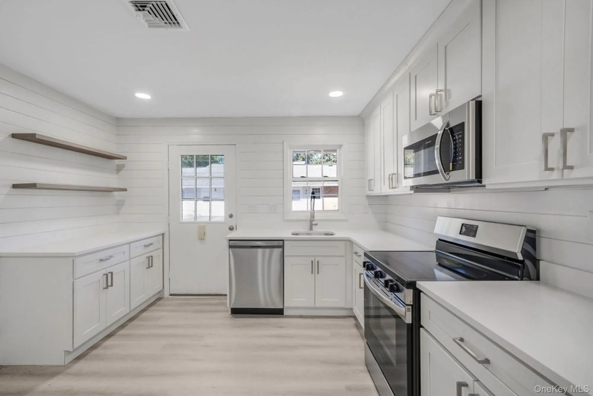 Property Slideshow image 13 of 37 | 269 berwick ct b, Ridge, NY, 11961