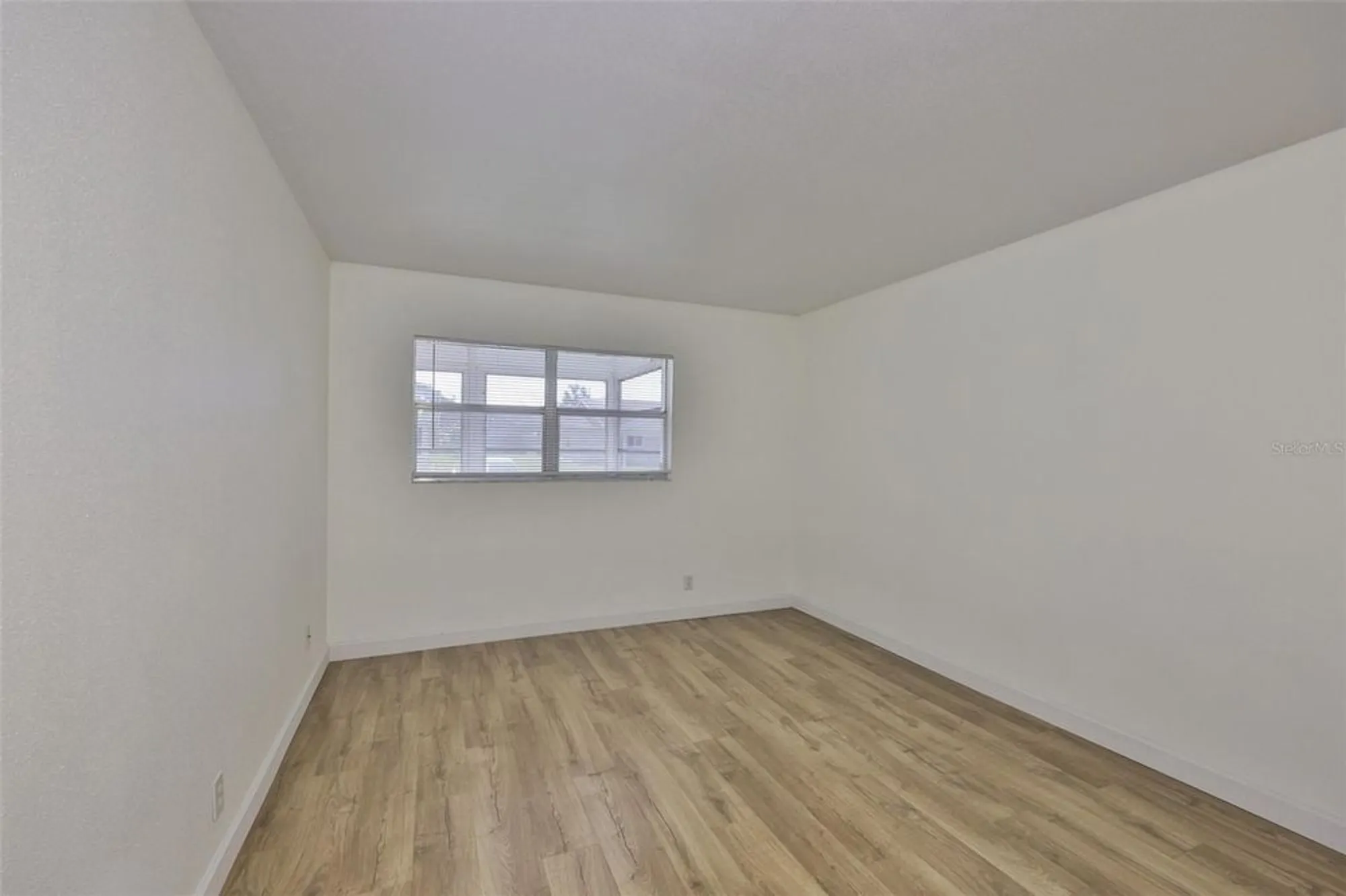 Property Slideshow image 10 of 46 | 1811 bedford ln 153, Sun City Center, FL, 33573